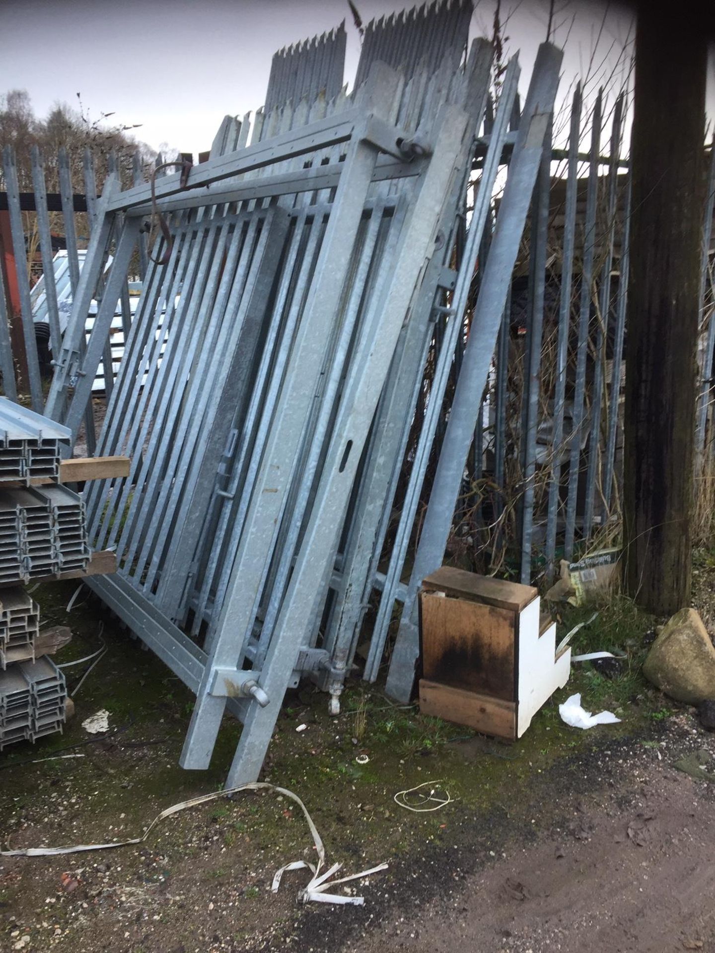 New Palisade Fencing & Mesh Gates - Image 8 of 9