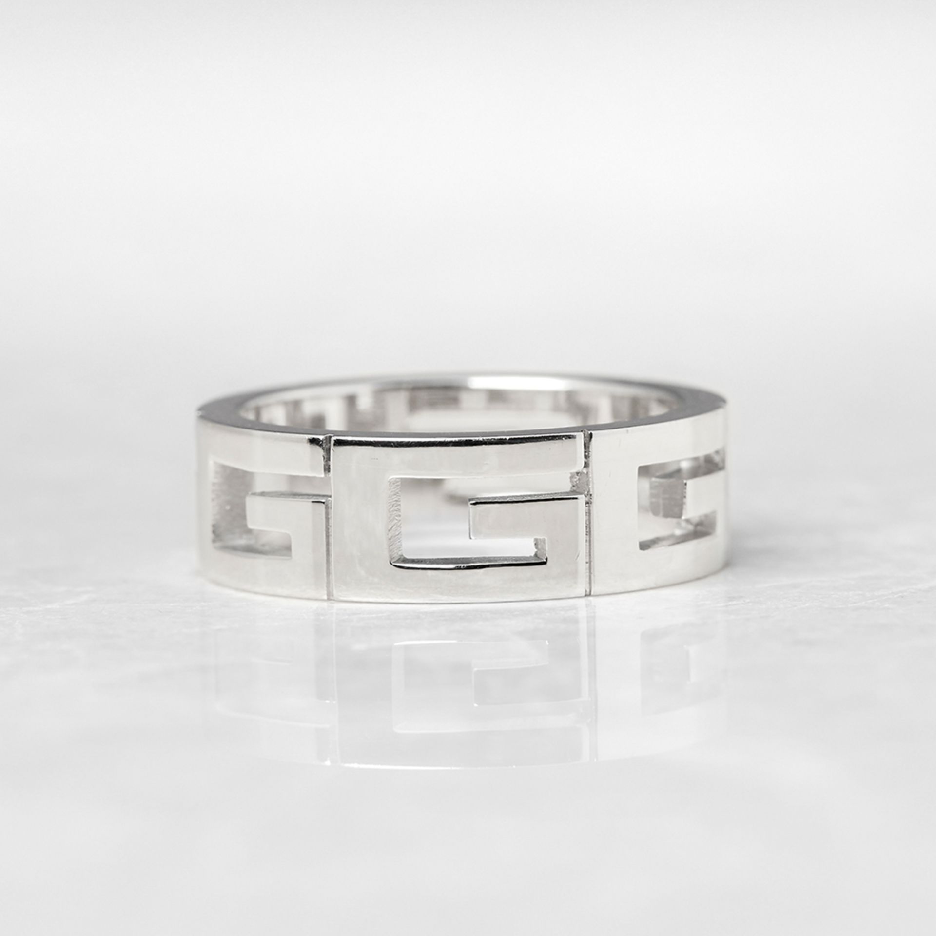 Gucci 18k White Gold G Logo Design Band Ring - Image 6 of 7