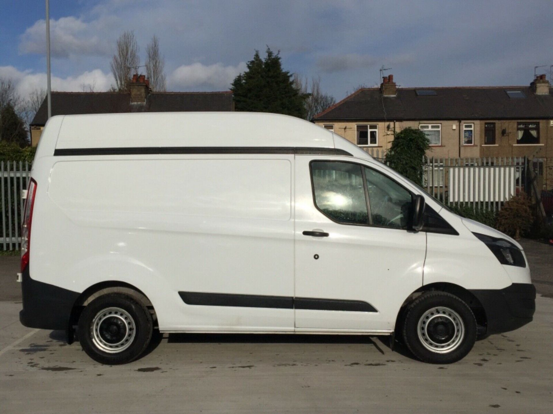 2015 Ford Transit Custom 270 ECO-TECH 2.2 TDCi 100 BHP - Image 2 of 10