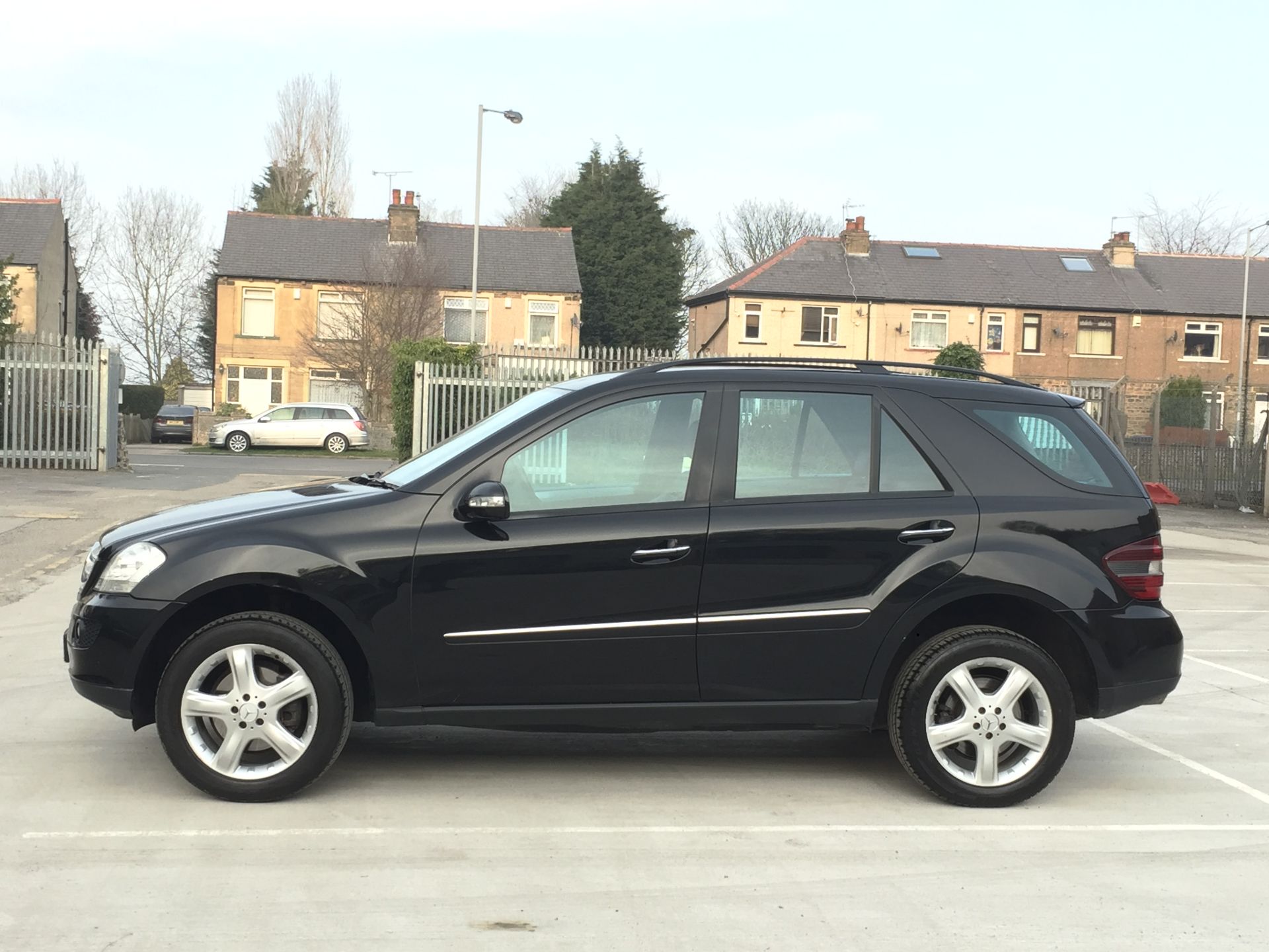 2006 Mercedes ML 320 CDi - No VAT on hammer - Image 2 of 11