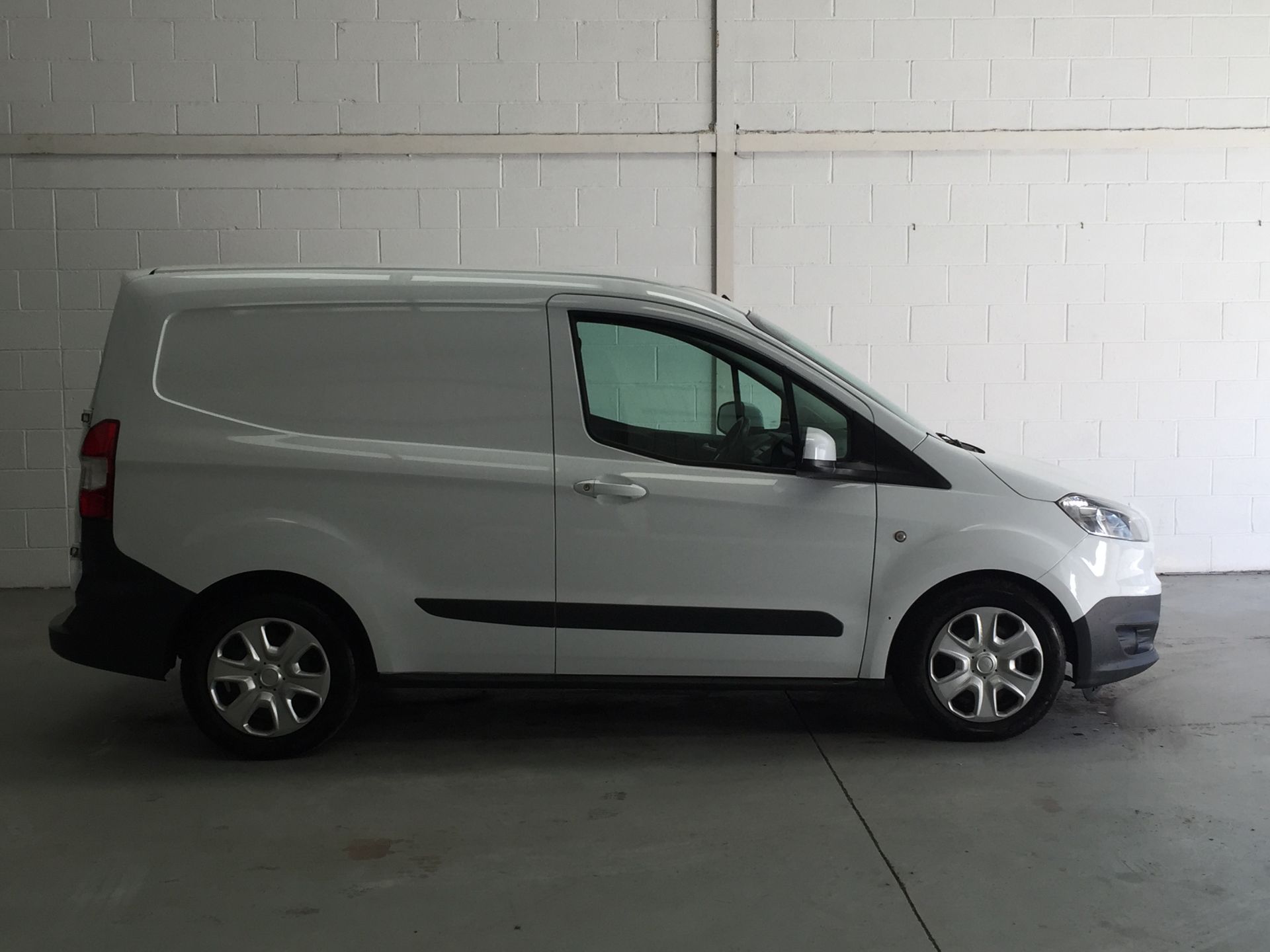 2015 Ford Transit Courier - Image 6 of 8