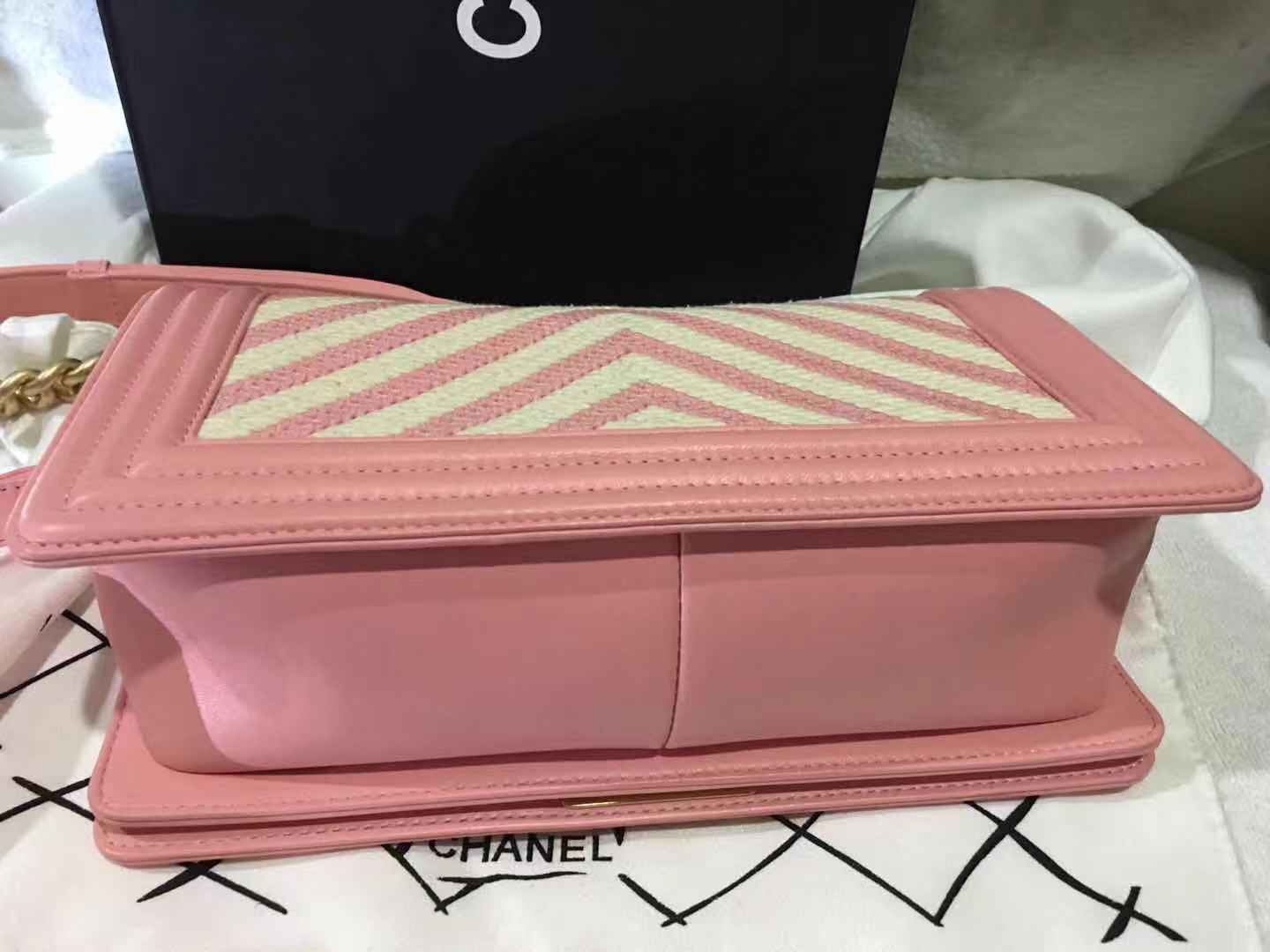 Chanel Pink fabric chevron with gold hardware - Image 5 of 8