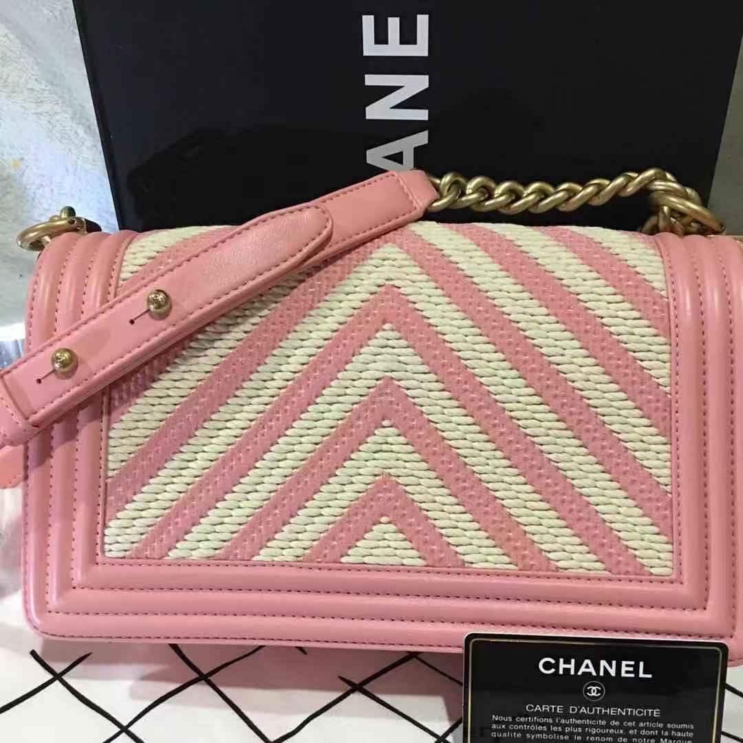 Chanel Pink fabric chevron with gold hardware - Image 4 of 8