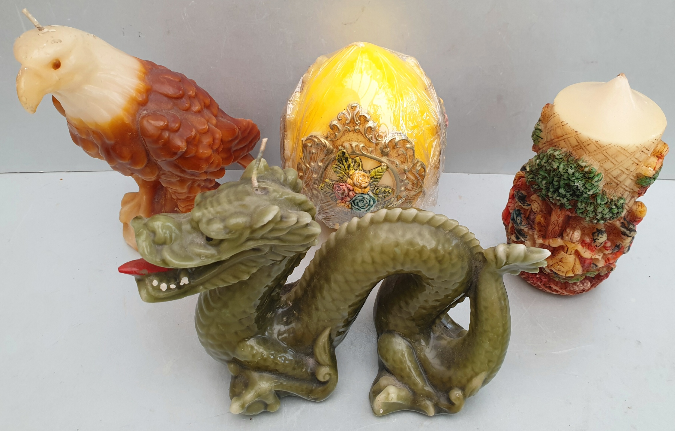 Vintage 4 x Novelty Candles 1 x Dragon or Sea Serpent 1 x Eagle 2 x Festive