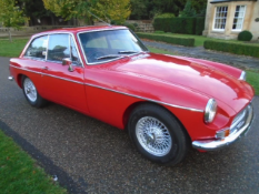 1968 MG B GT, Chrome bumper + wire wheels.