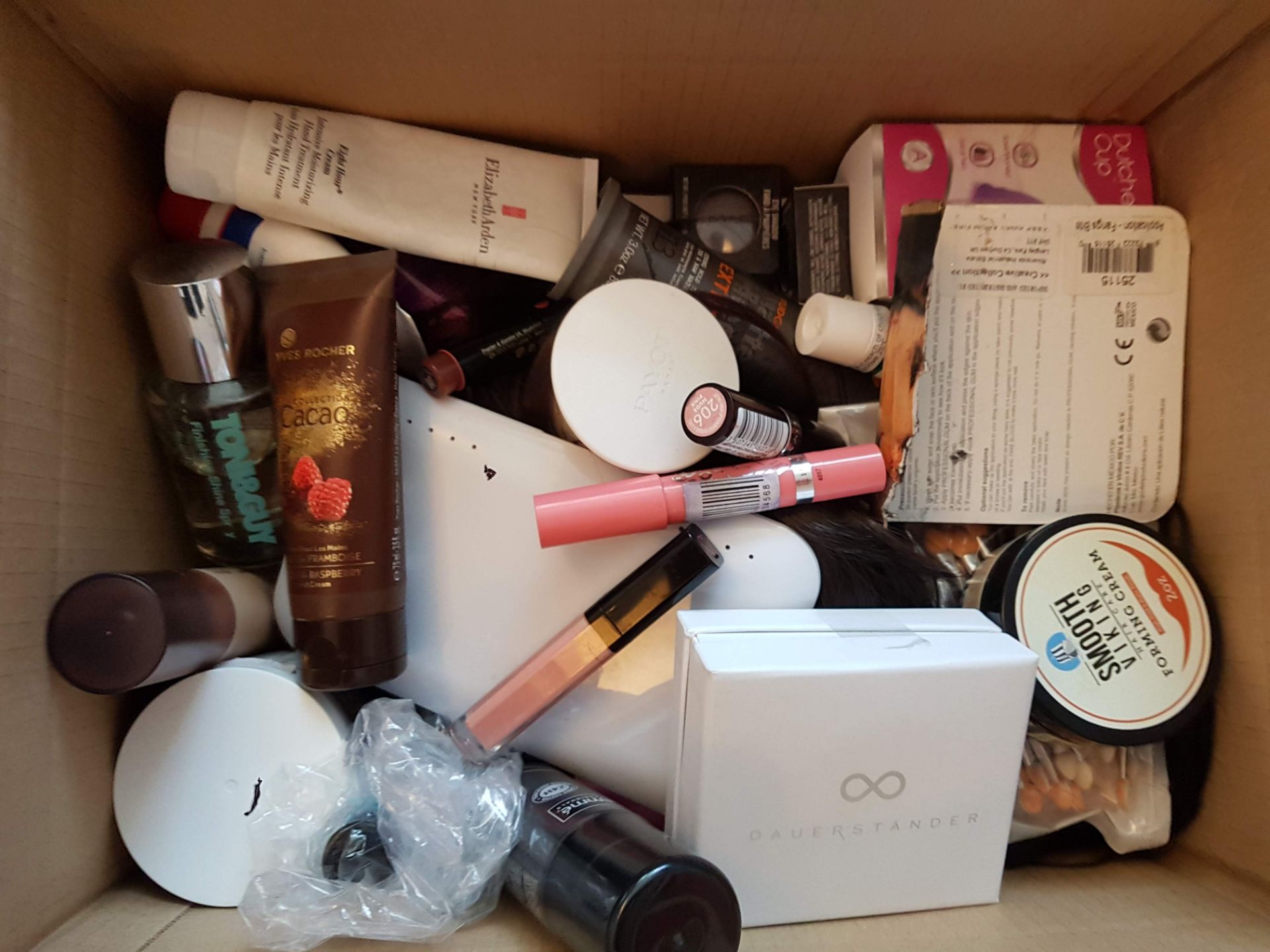 Box of Customer Returns Beauty items