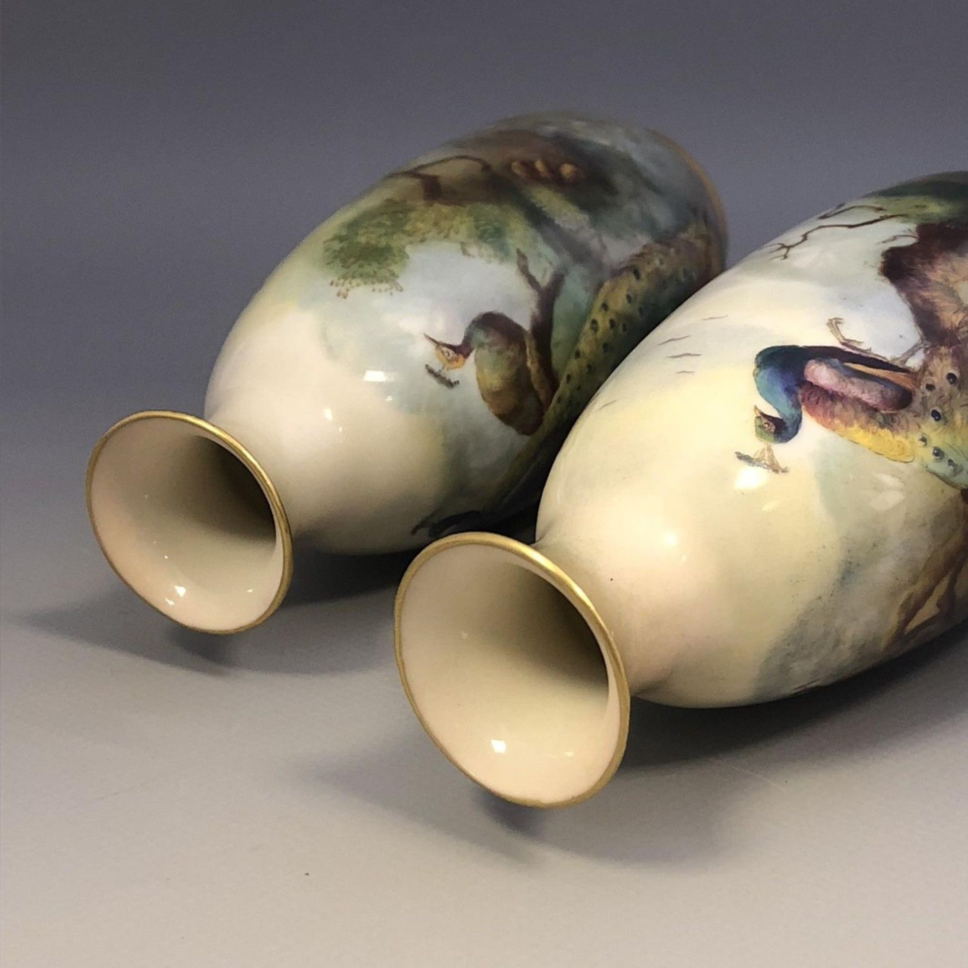 A Pair of Royal Worcester porcelain hand painted vases with peacocks c1911 - Image 7 of 8