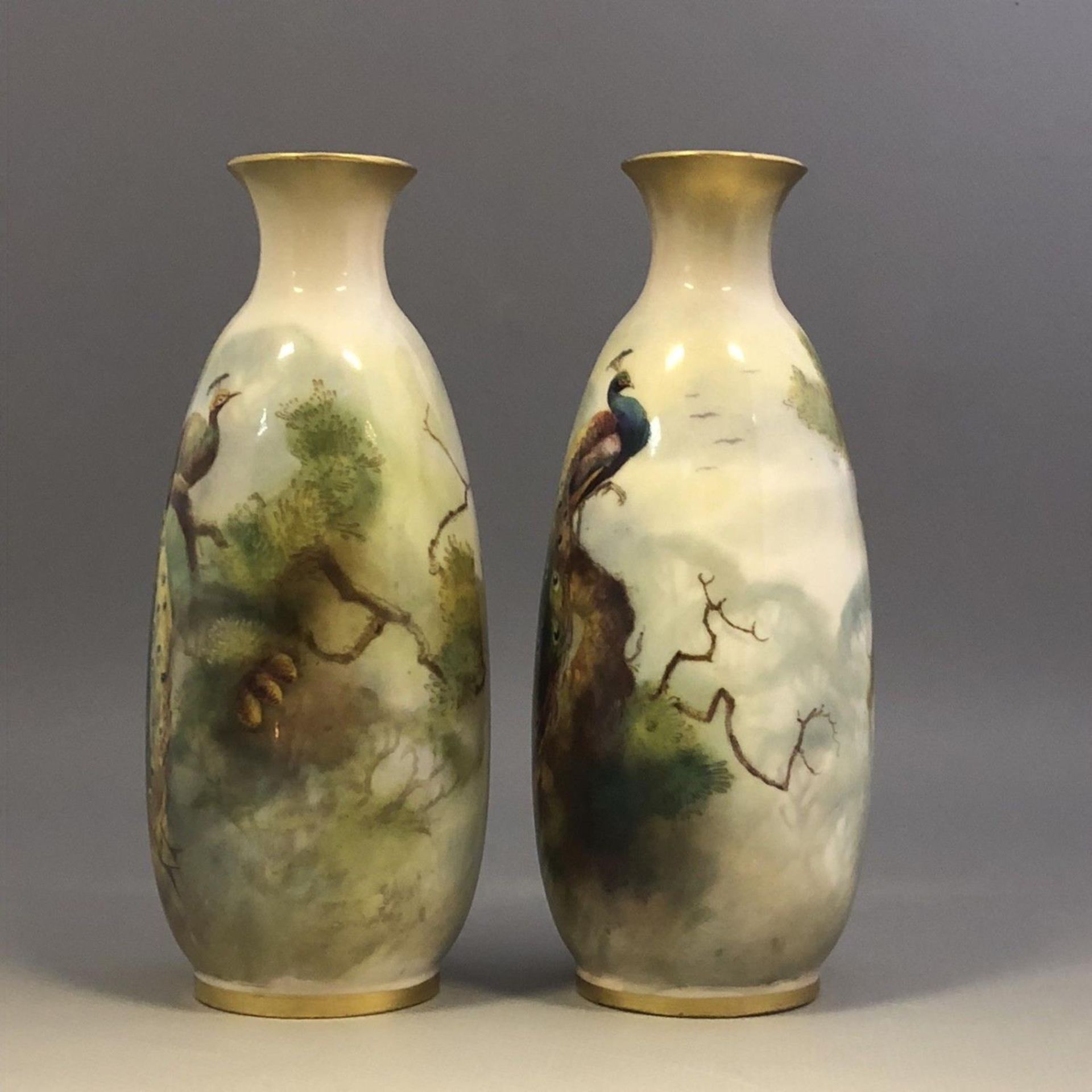 A Pair of Royal Worcester porcelain hand painted vases with peacocks c1911 - Image 4 of 8