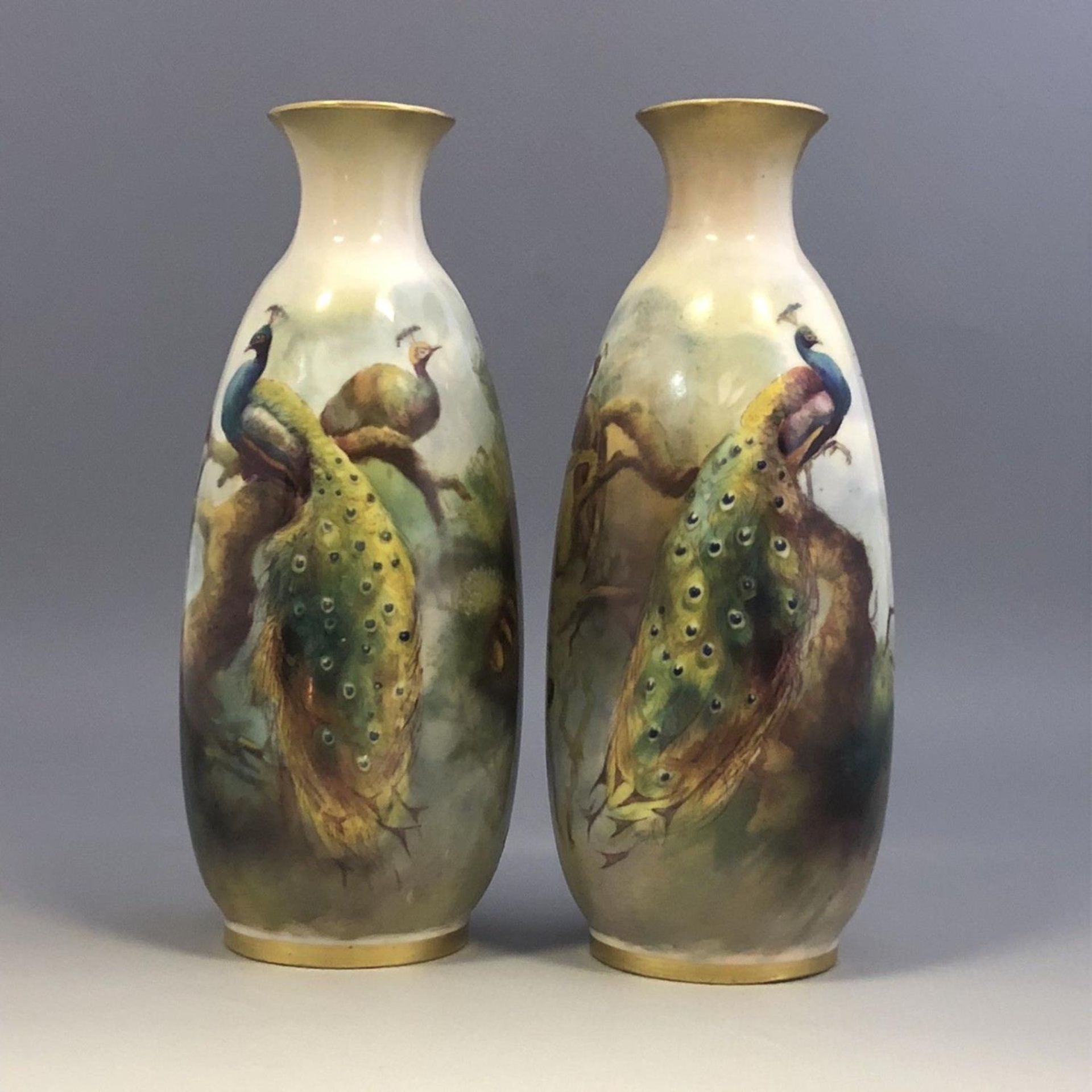 A Pair of Royal Worcester porcelain hand painted vases with peacocks c1911 - Image 5 of 8