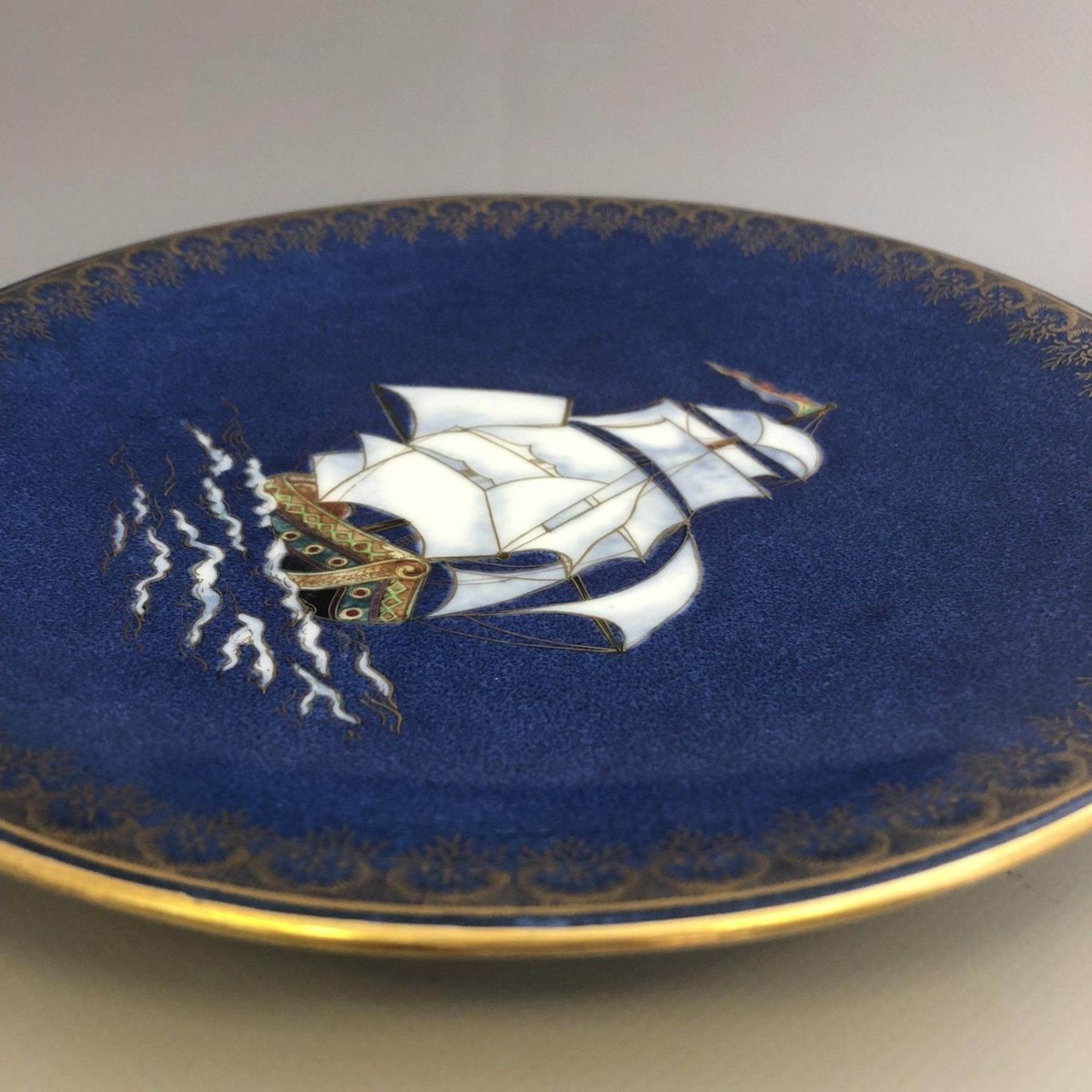 Antique Wedgwood Blue Lustre Cabinet Plate - Sailing Ship and Gilt Border c1900 - Image 4 of 7