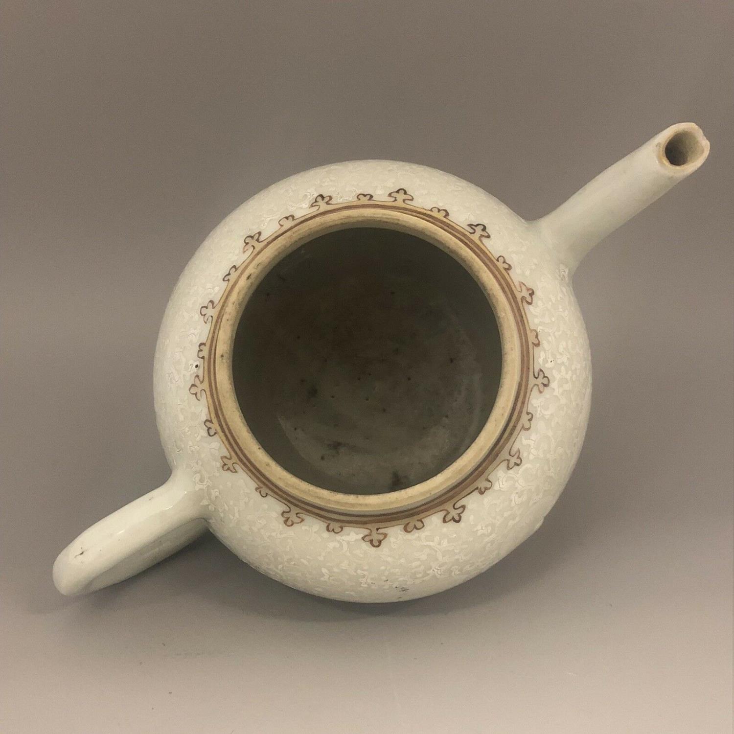 An 18th Century Chinese Bullet Shaped Teapot - Celadon Glaze & Detailed design - Image 6 of 9