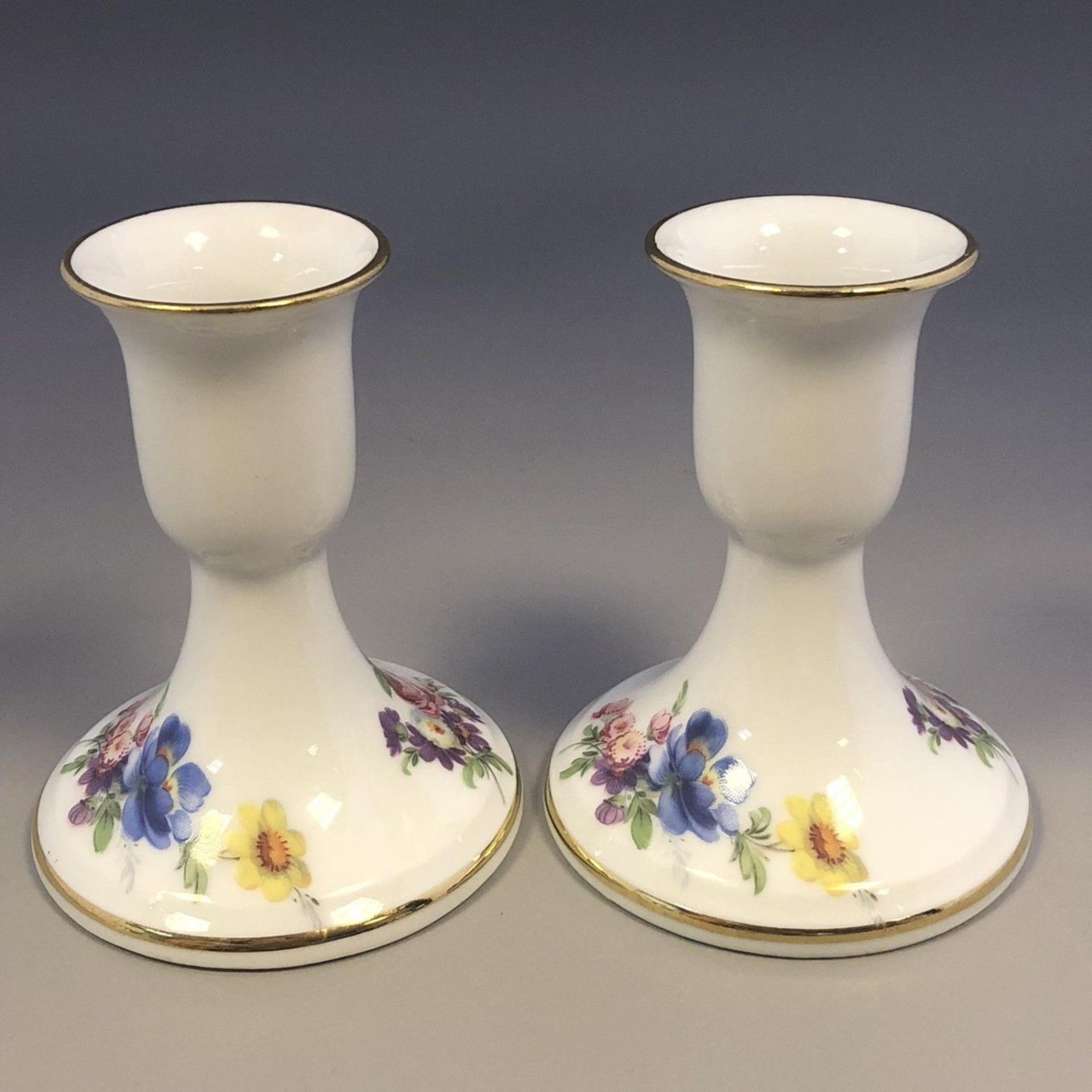 A Pair of Vintage Bavarian Porcelain Candlesticks - Bayreuth, West Germany - Image 4 of 5