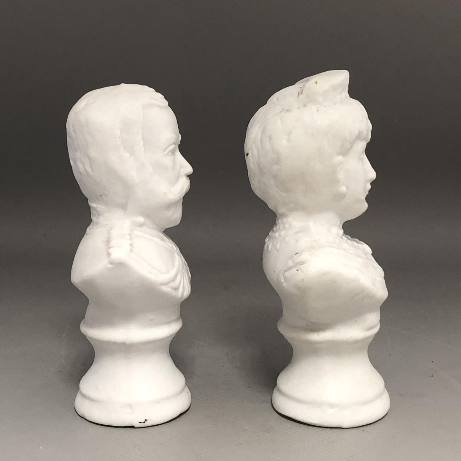 A Pair of Antique King George V & Queen Mary Parian Portrait Busts on Circular Socles - Image 2 of 5