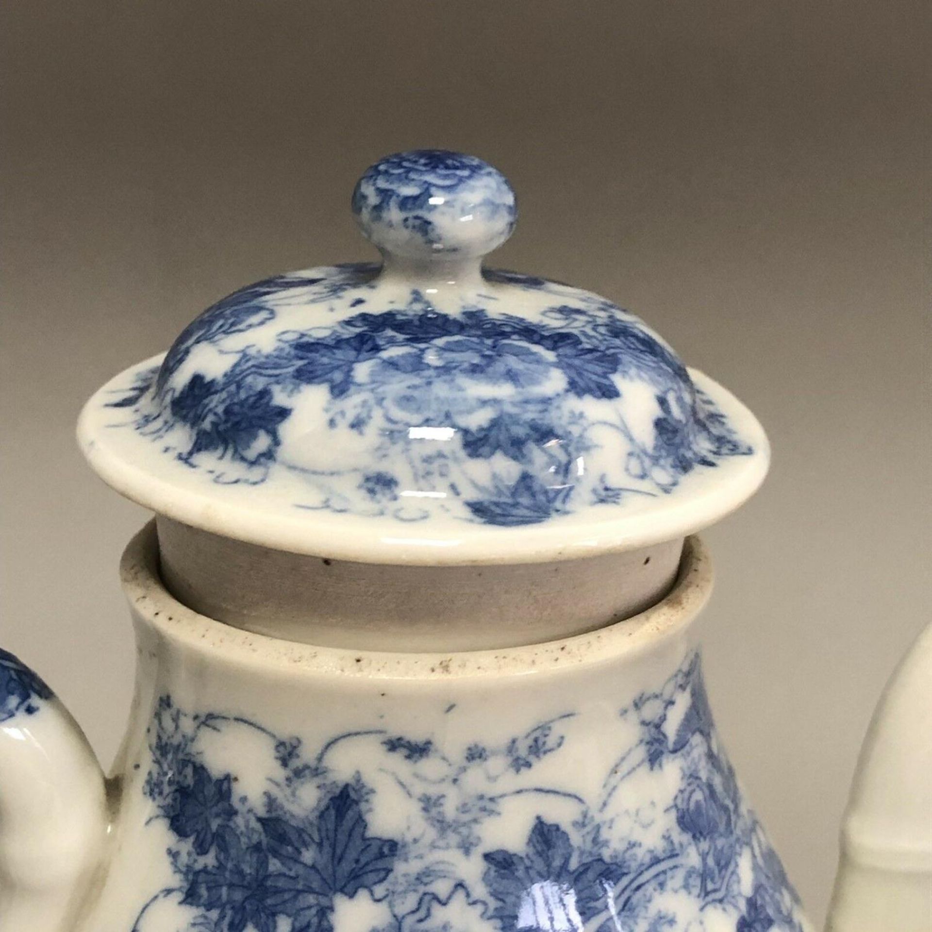 Japanese Meiji Seto Ware Blue & White Porcelain Three Piece Bachelor's Tea Set - Image 6 of 11