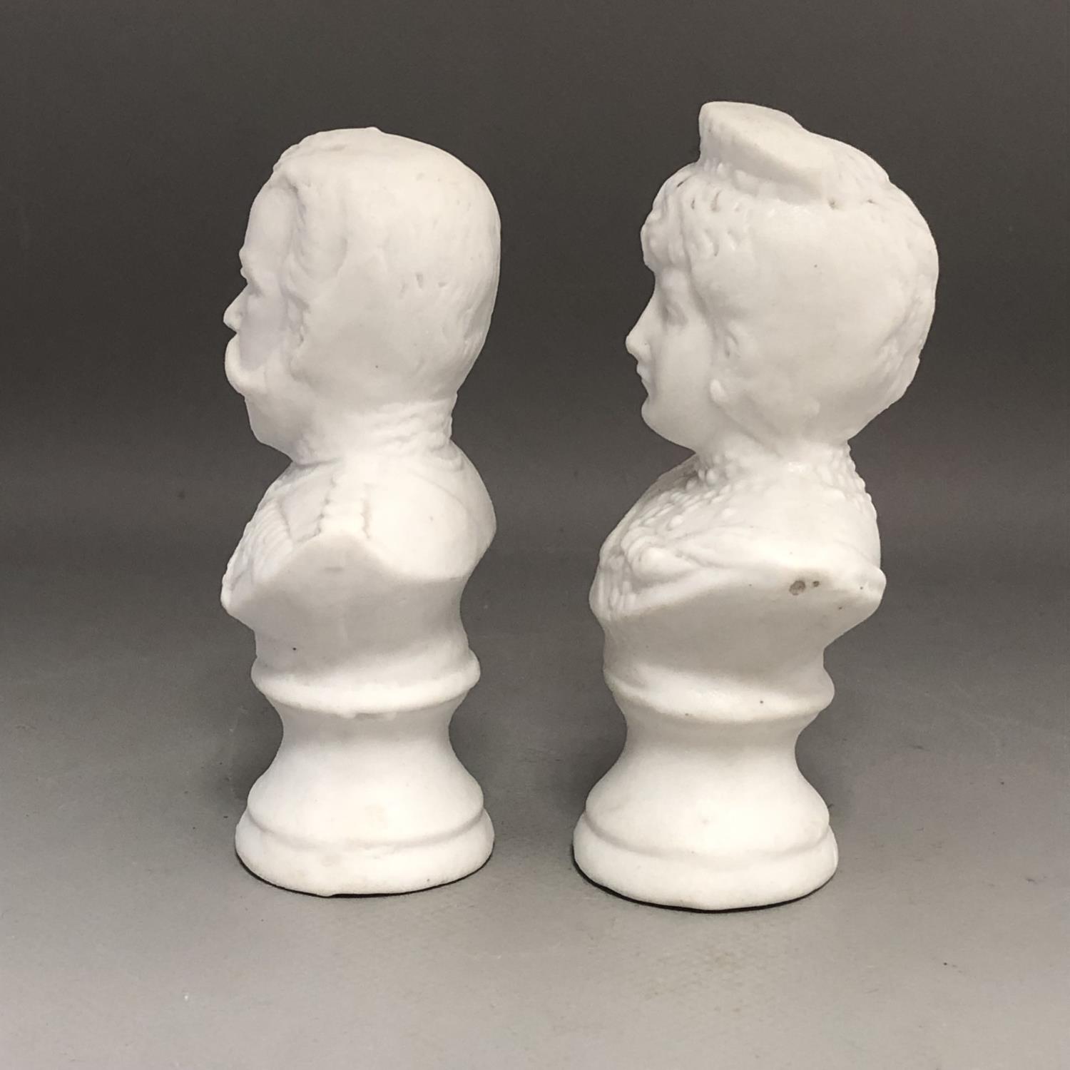 A Pair of Antique King George V & Queen Mary Parian Portrait Busts on Circular Socles - Image 4 of 5