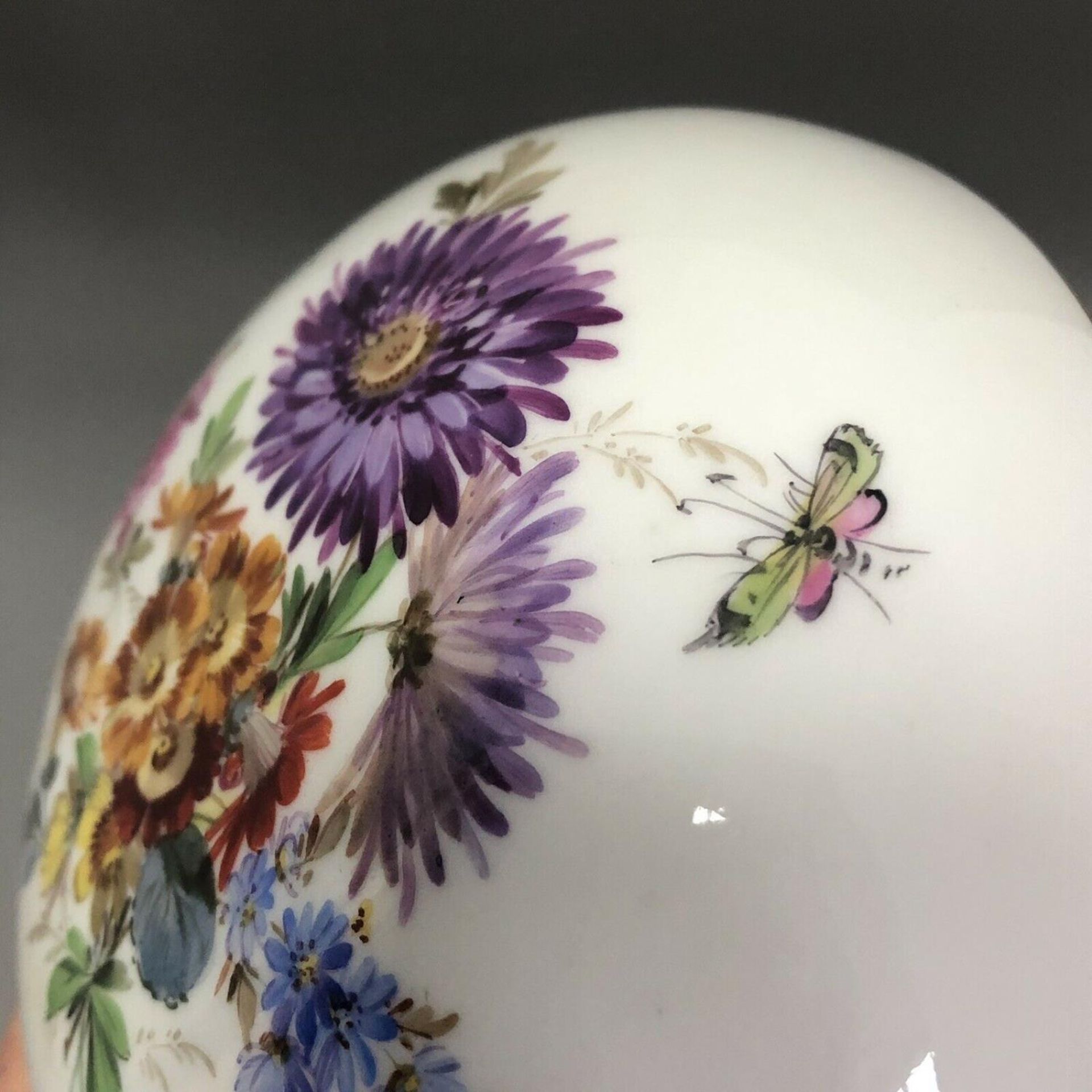 A Dresden porcelain cushion shaped floral decorated powder bowl and cover - Image 4 of 8