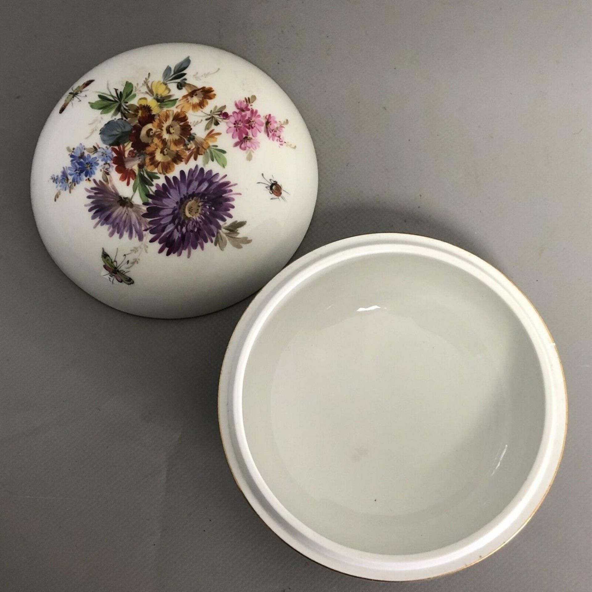 A Dresden porcelain cushion shaped floral decorated powder bowl and cover - Image 6 of 8