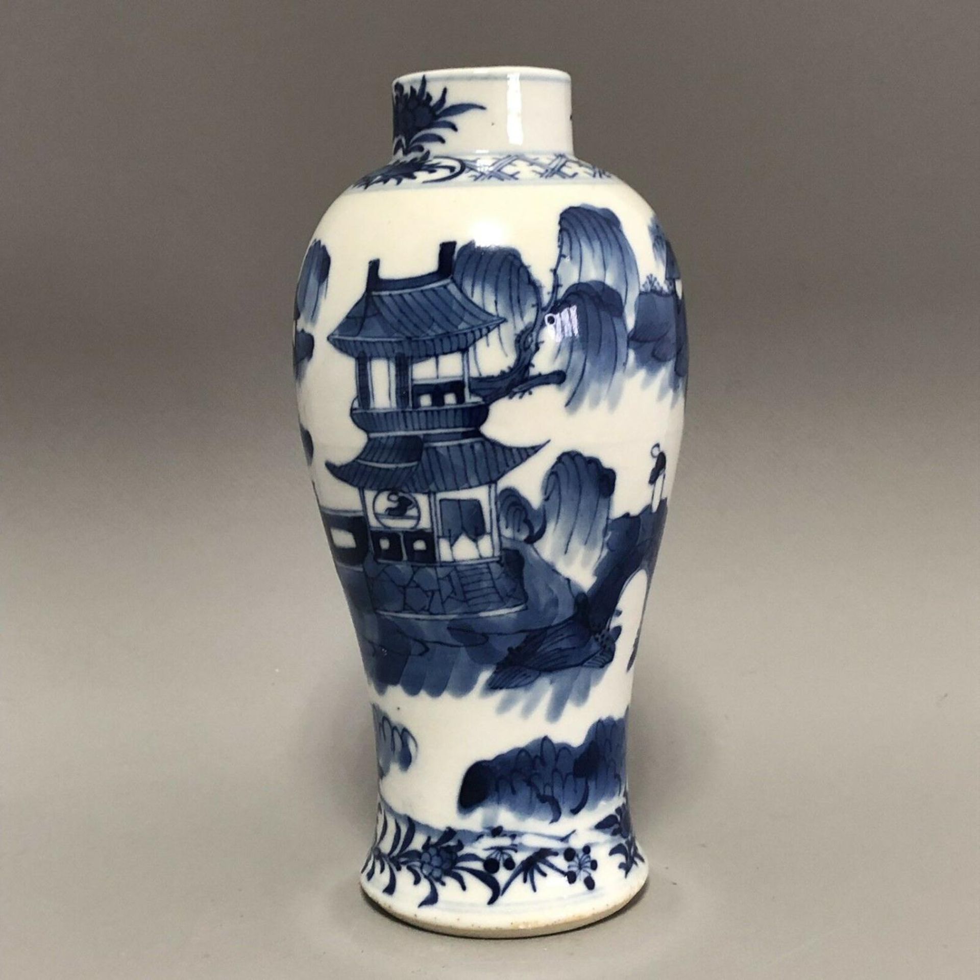 Chinese blue and white porcelain vase - Kangxi four character hand painted mark - Image 3 of 7