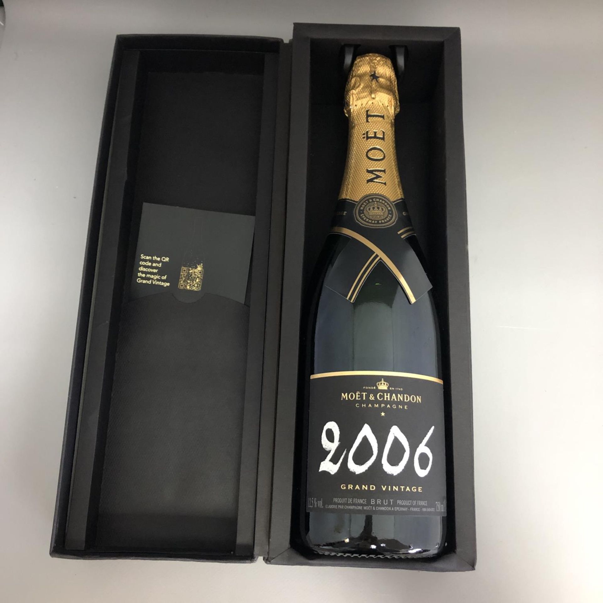 Moet & Chandon Champagne Grand Vintage 2006 in Original Box