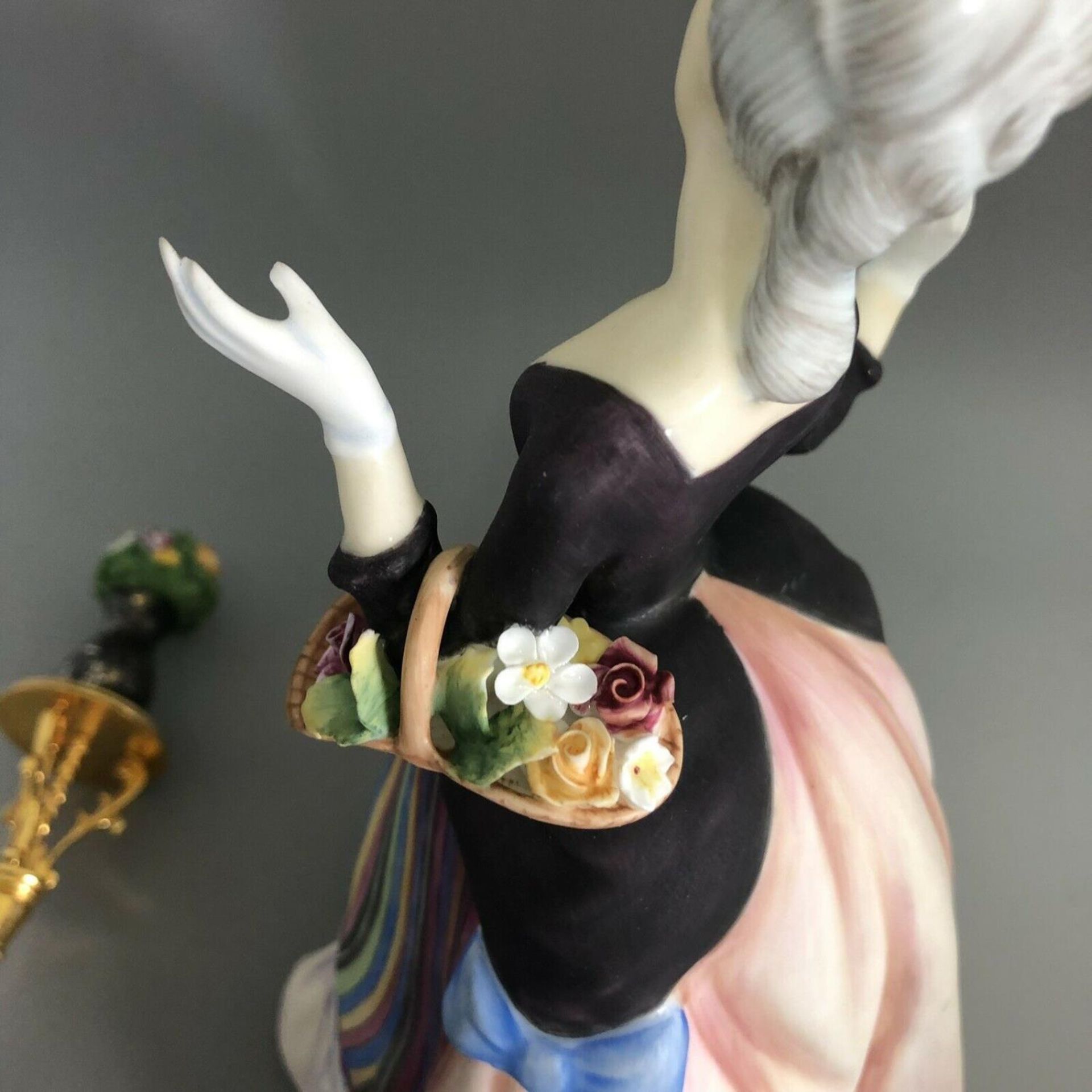 Royal Doulton Limited Edition Gentle Arts Figurine - Flower Arranging HN 3040 - Image 10 of 10