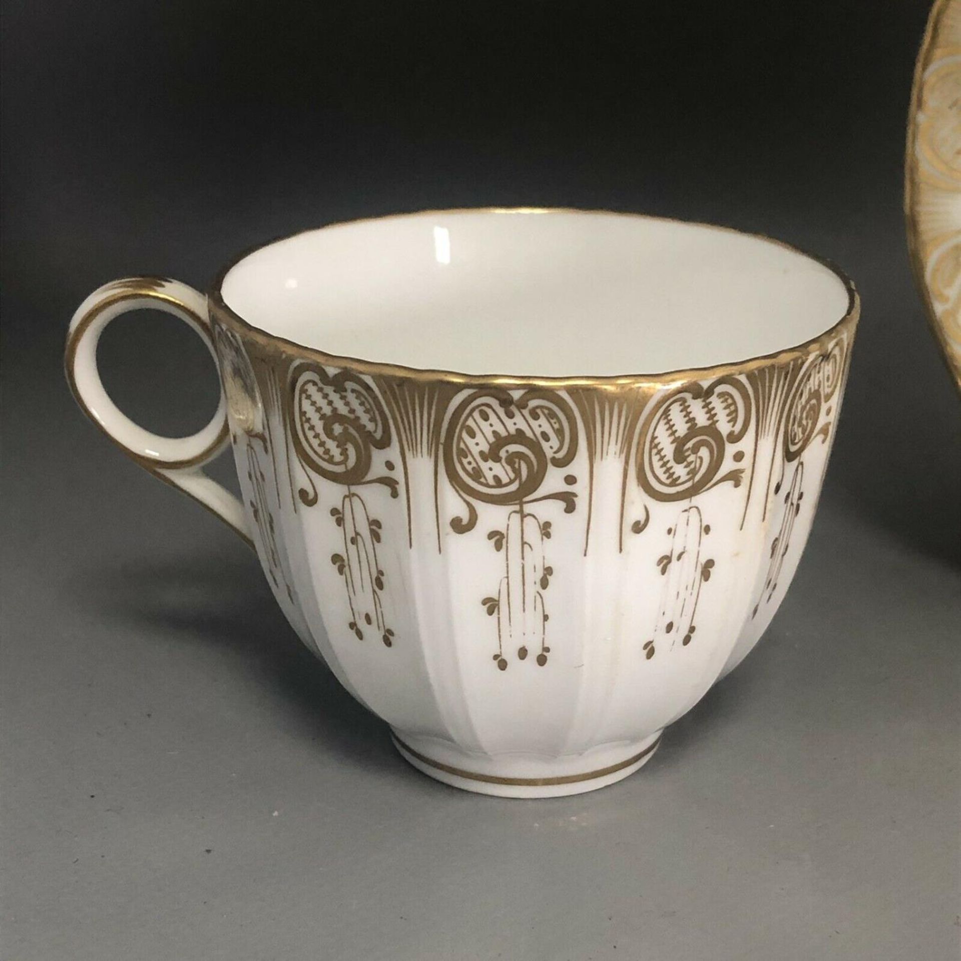 c1880, A Davenport Porcelain Group - Coffee Can, Tea Cup & Saucer - Image 4 of 6