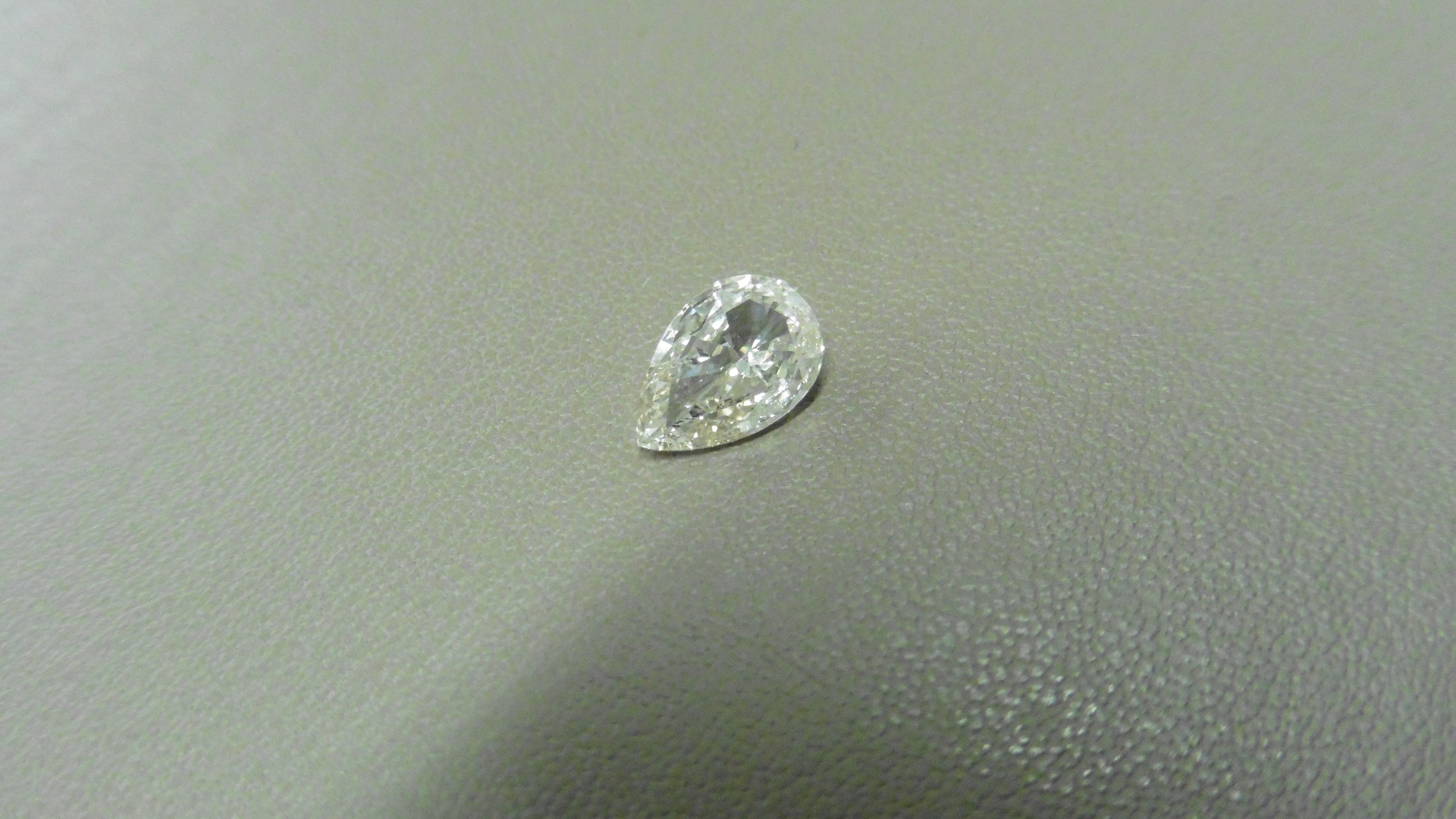 1.00ct pear shaped diamond, loose stone. J colour and I1 clarity. 8.85 x 5.93 x 2.72mm. IGI - Image 2 of 6