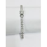 8.00ct Diamond tennis bracelet set with brilliant cut diamonds of I/J colour, si2 clarity. All set