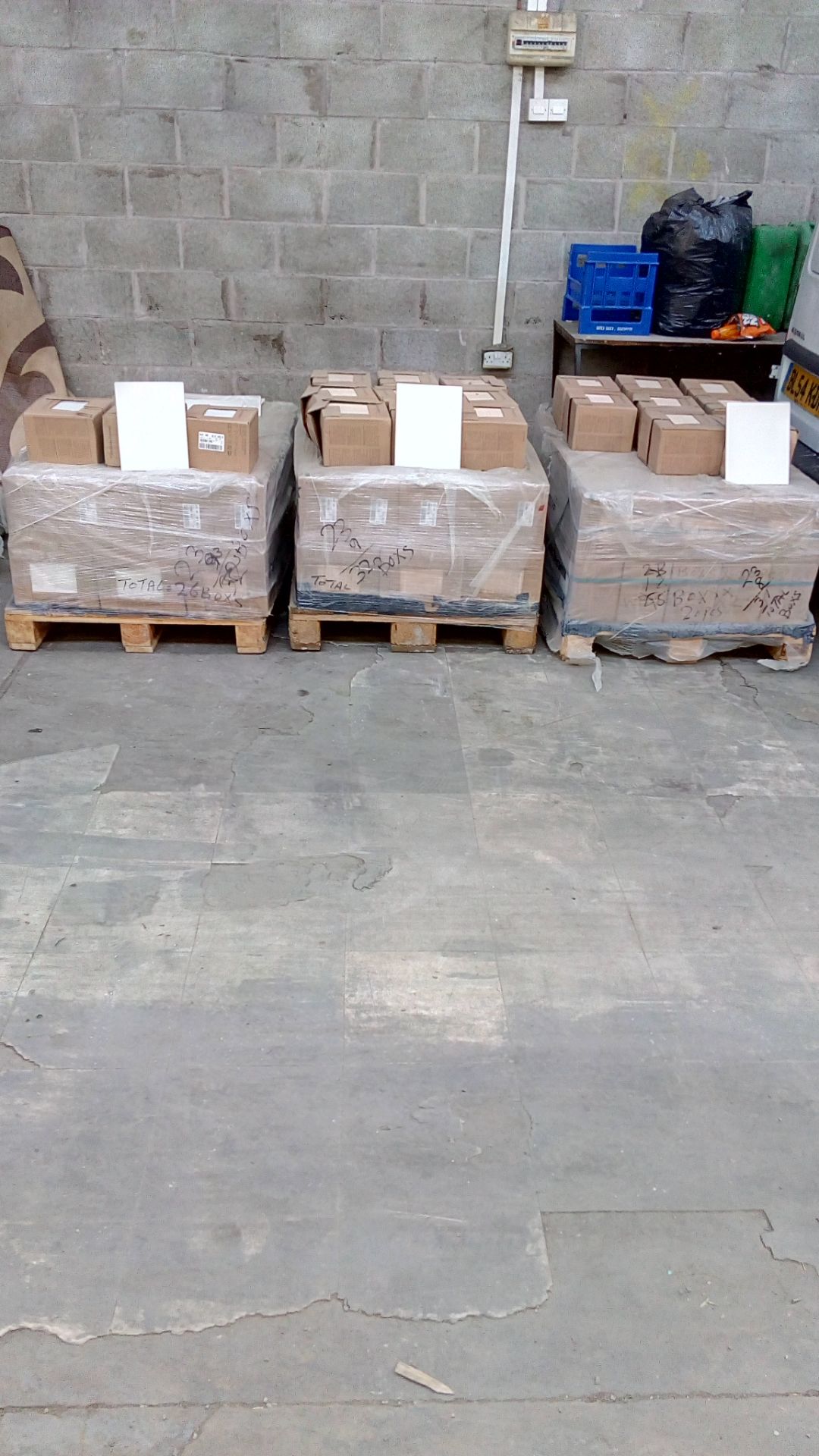 One pallet of Canakkale Gloss White ceramic tiles