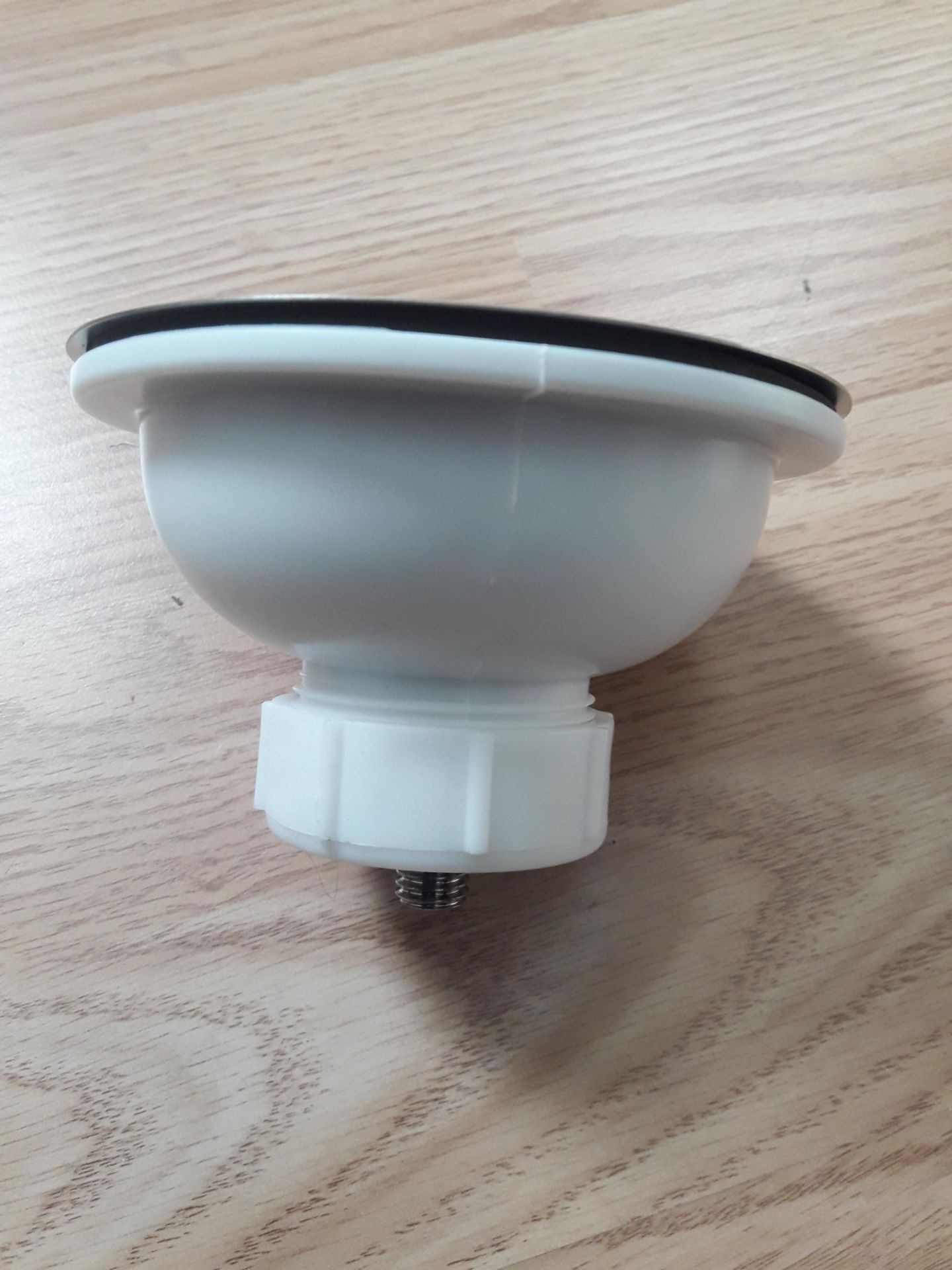 Belfast sink basket waste plug fits a 90 mm waste hole - Image 2 of 2