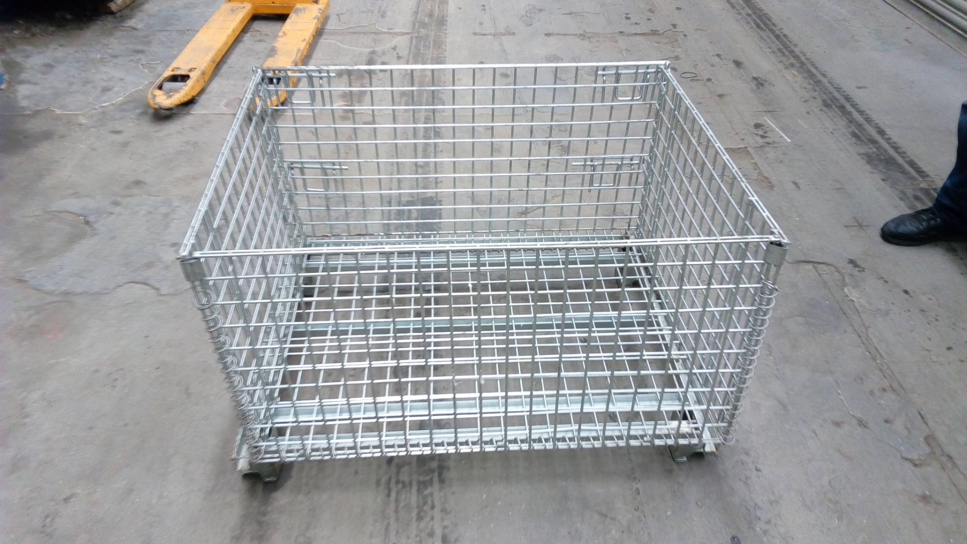 Metal Galvanized Mesh Cage