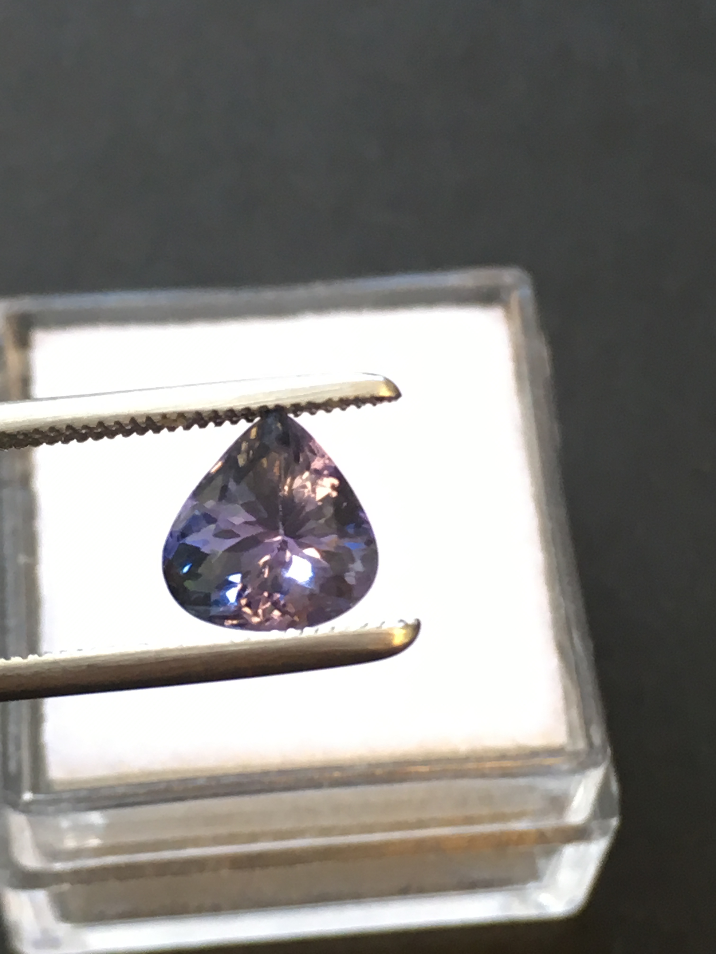 1.91ct Natural Tanzanite with IGI Certificate - Image 3 of 5