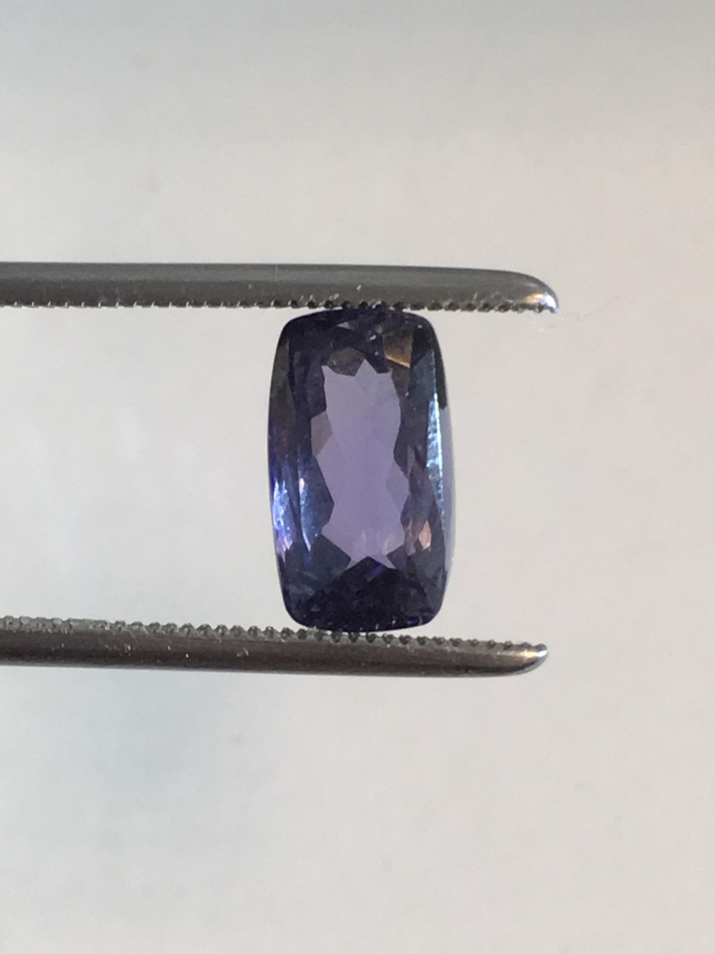 3.20ct Natural Tanzanite with IGI Certificate - Image 2 of 4