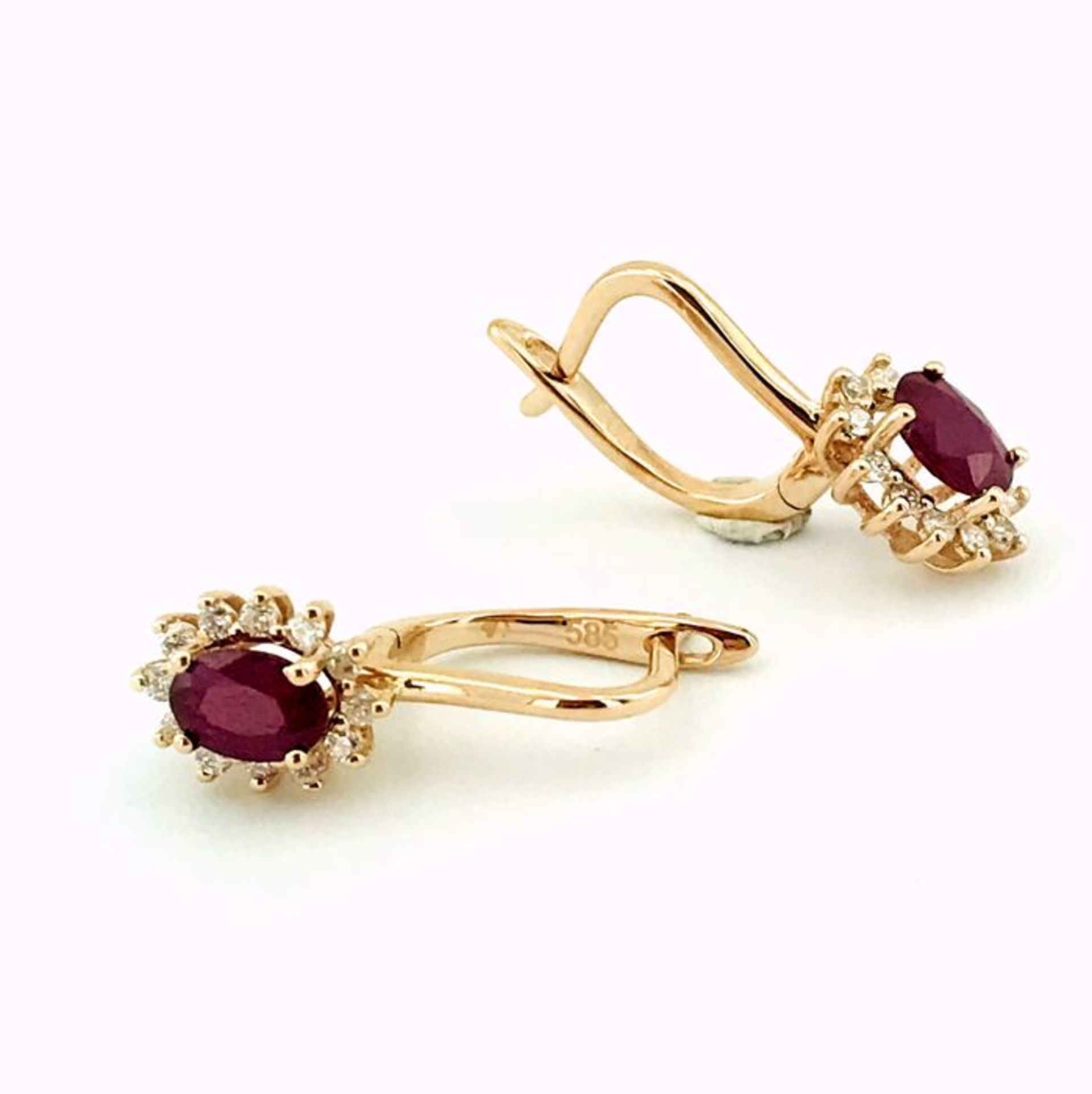 14K Pink Gold Cluster Earring set with 2 natural ruby and 24 brillant cut diamonds 1,30 ct in total - Image 7 of 7