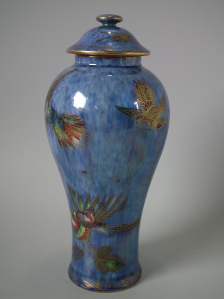 Wedgwood Flying Humming bird lustre vase & cover - Image 2 of 16