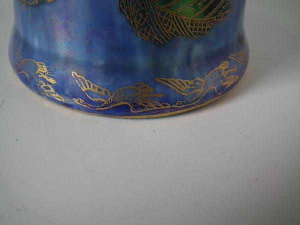 Wedgwood Flying Humming bird lustre vase & cover - Image 10 of 16