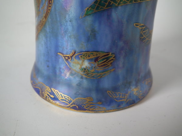 Wedgwood Flying Humming bird lustre vase & cover - Image 8 of 16