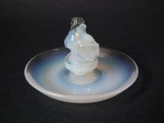 Rene Lalique Opalescent Glass 'Deux Colombes' Cendrier ashtray