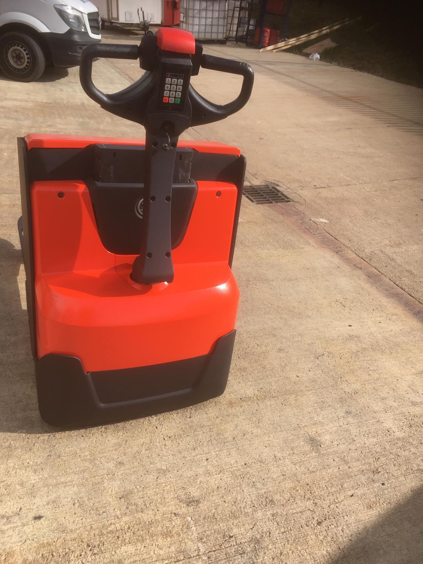 *No Reserve!* Toyota powered pallet truck - Image 3 of 4