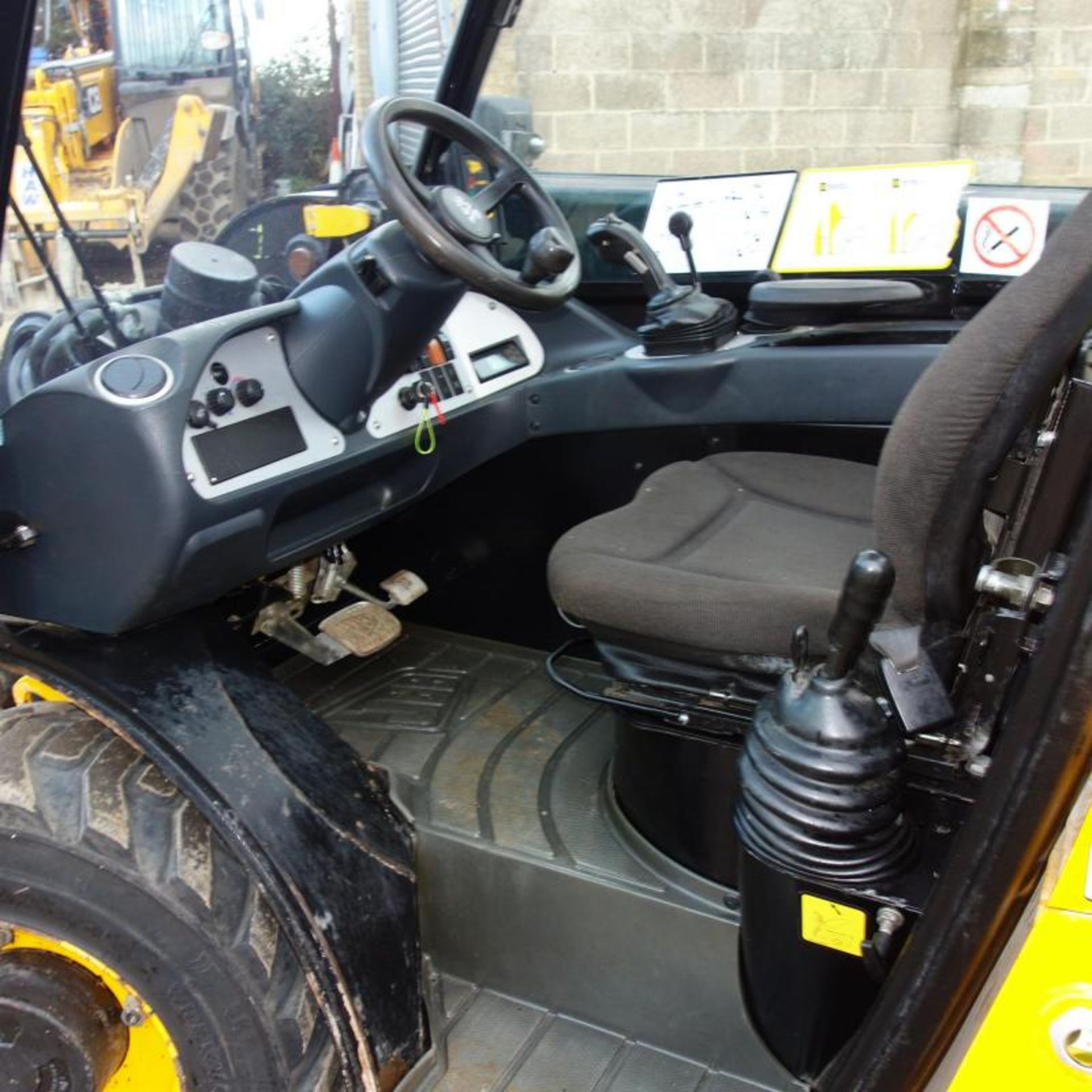 2012 JCB 520-40, 1993 hours - Image 8 of 13