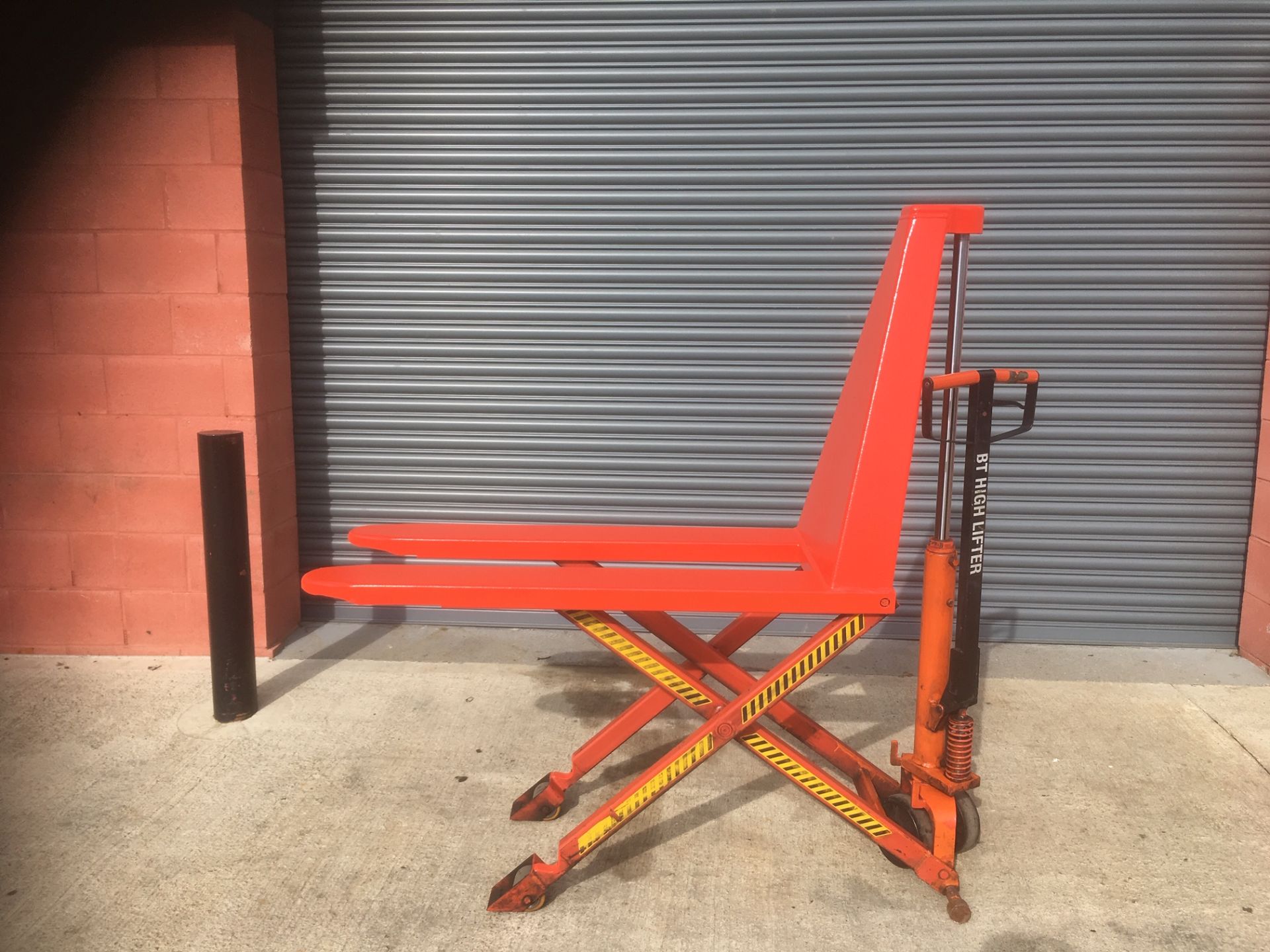 Toyota/BT Rolatruc scissor lift