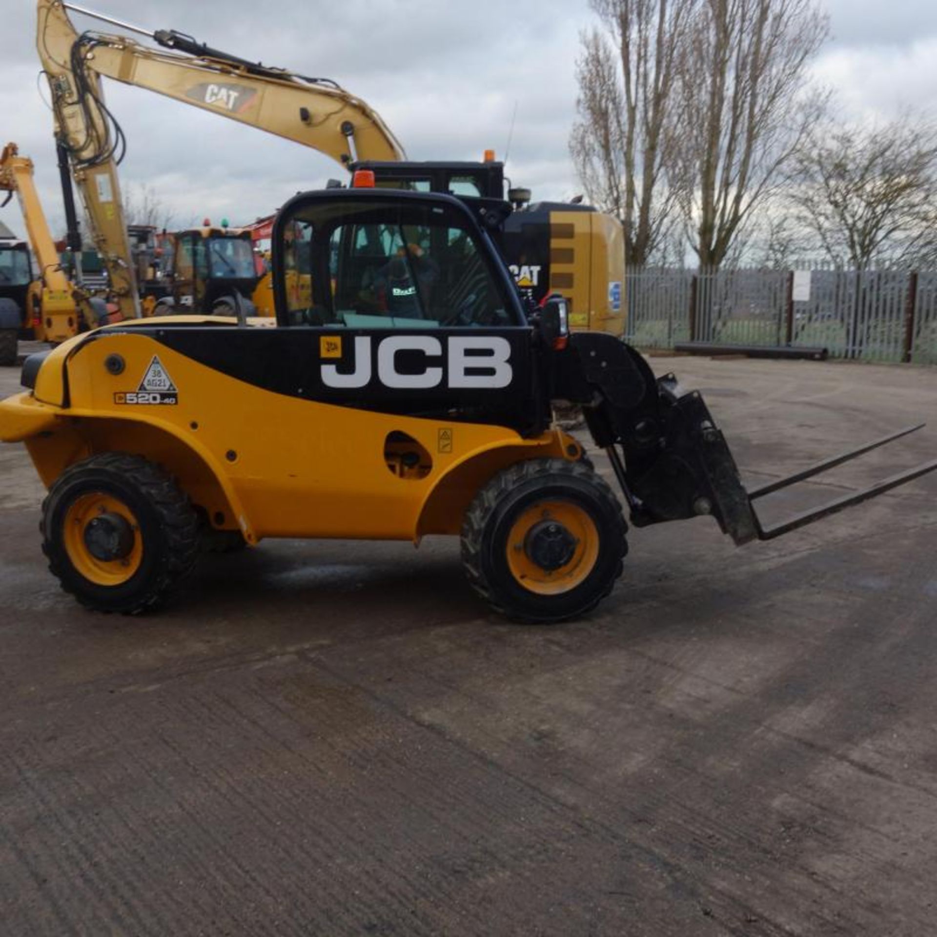 2012 JCB 520-40, 1993 hours - Image 4 of 13