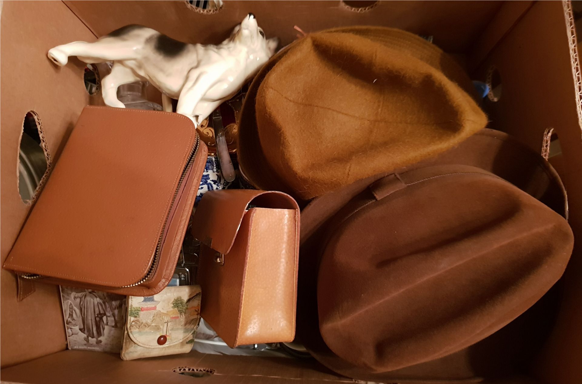 Vintage Retro Banana Box of Assorted Items Includes Blue & White Tea Cups Hats & Dog Related - Image 2 of 3