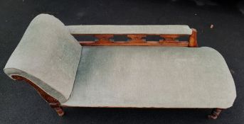 Antique Vintage Furniture Edwardian Chaise Lounge. Measures 65 inches by 24 inches wide and 30