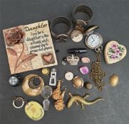 Vintage Retro Collectable Parcel of Costume Jewellery and Other Items. Part of a recent Estate