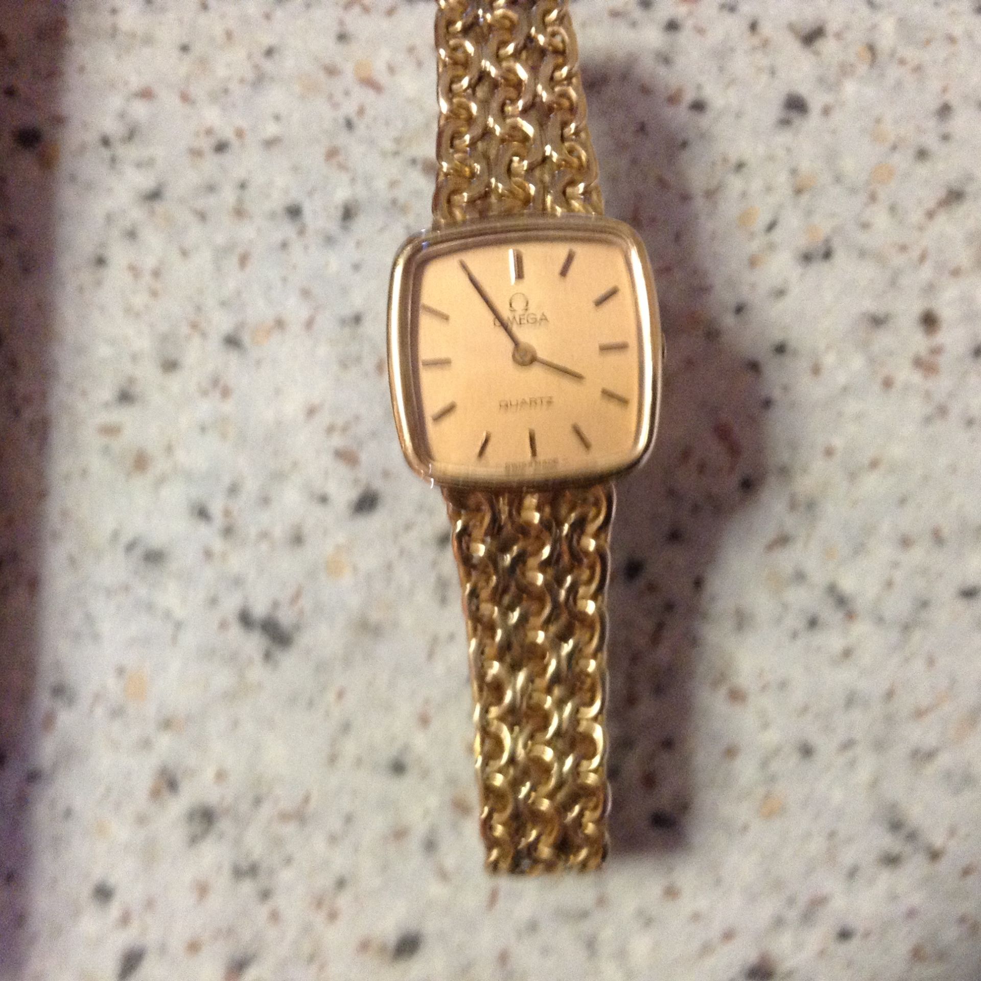 Ladies 9ct gold Omega watch - Image 2 of 6