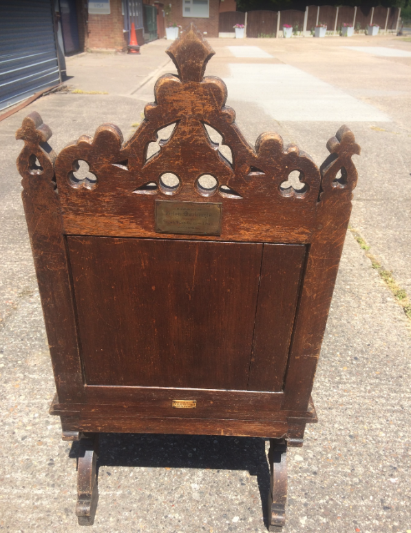 Antique Bishop’s chair with the inscription PRAISE YE THE LORD by Jones and Willis, Birmingham - Image 4 of 6