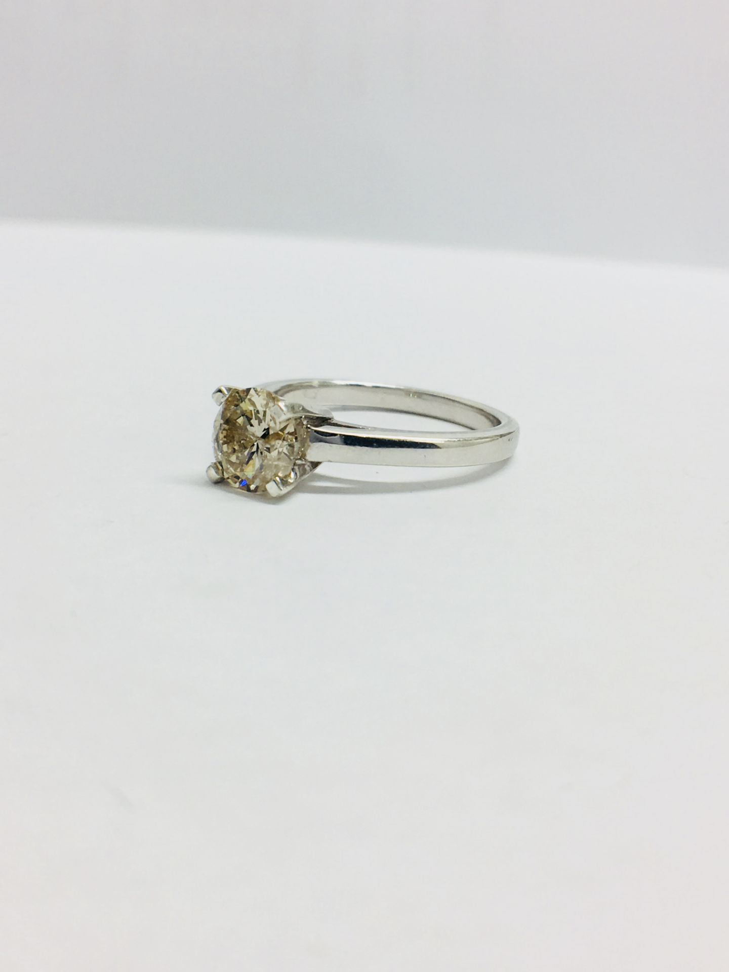 1.00ct diamond solitaire ring set in platinum. IKcolour and I1 clarity. 4 claw setting, size M.