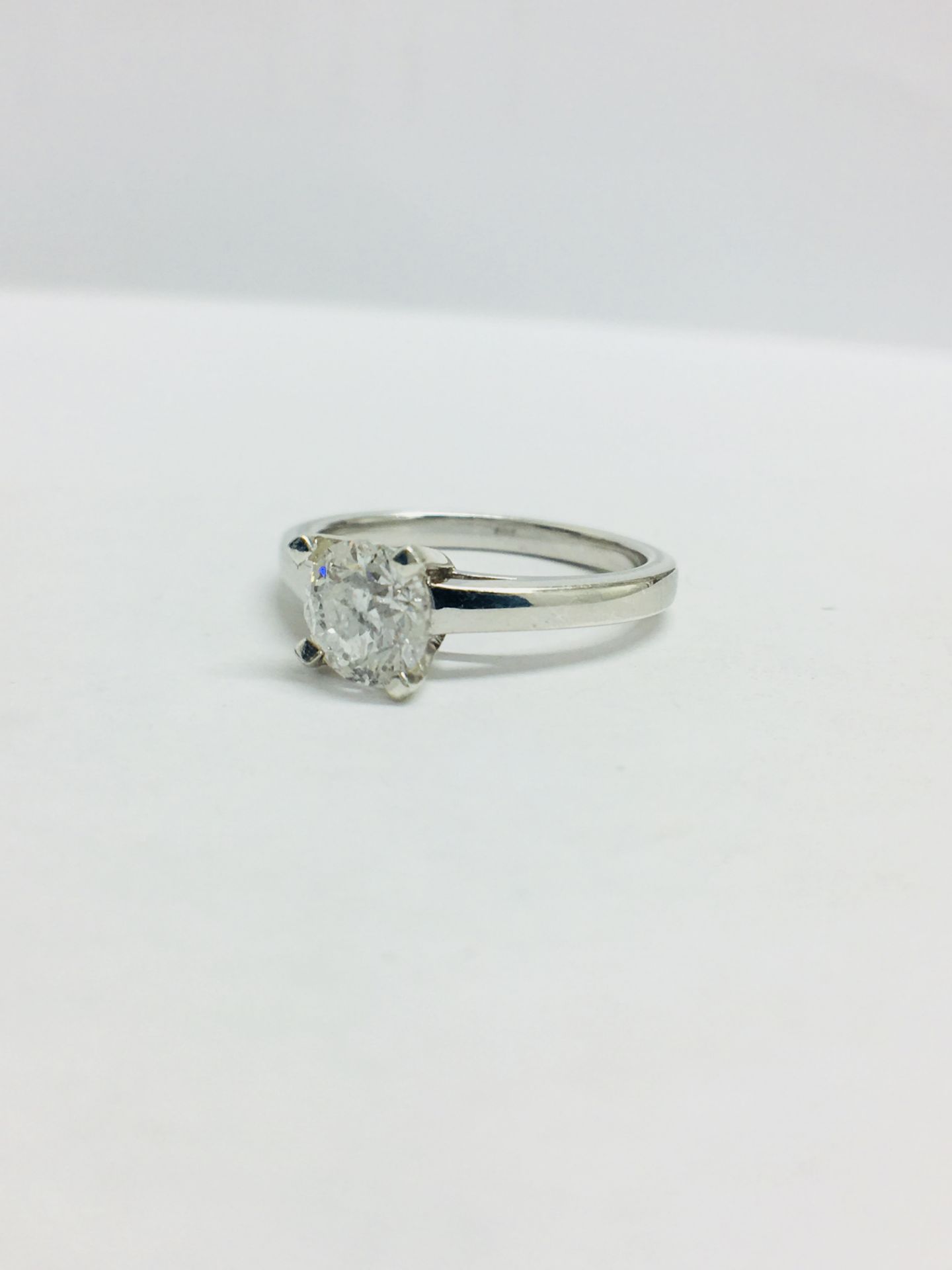 1.05ct diamond solitaire ring with a brilliant cut diamond. H colour and si3 clarity. Set in 18ct - Image 2 of 9