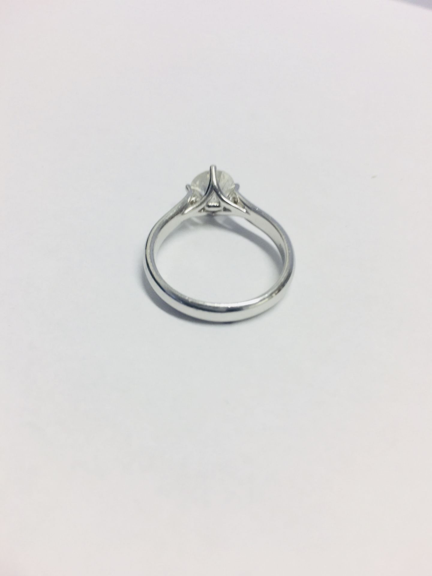 1.00ct diamond solitaire ring set in platinum. IKcolour and I1 clarity. 4 claw setting, size M. - Image 4 of 13