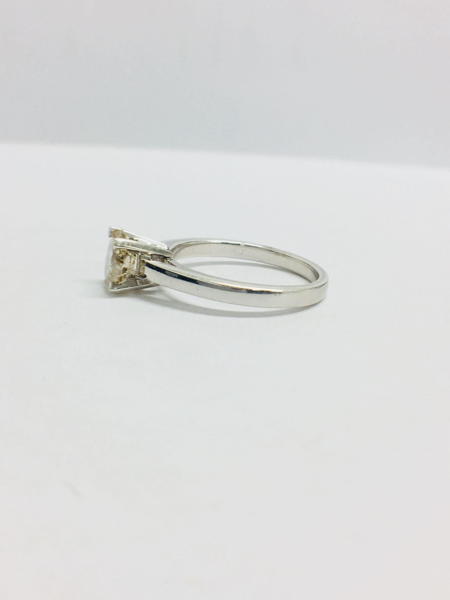 1.00ct diamond solitaire ring set in platinum. IKcolour and I1 clarity. 4 claw setting, size M. - Image 3 of 13